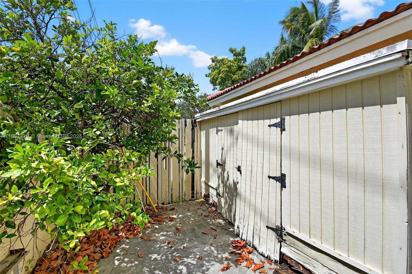 Small Image of 1150 QUEEN PALM CT, Hollywood Number 40