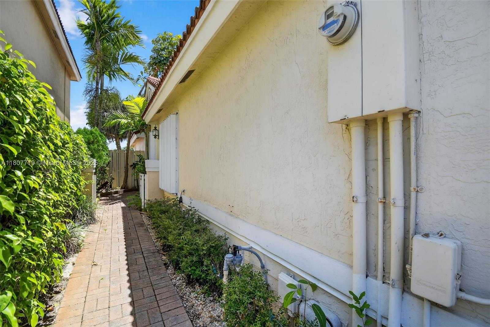 Small Image of 1150 QUEEN PALM CT, Hollywood Number 46