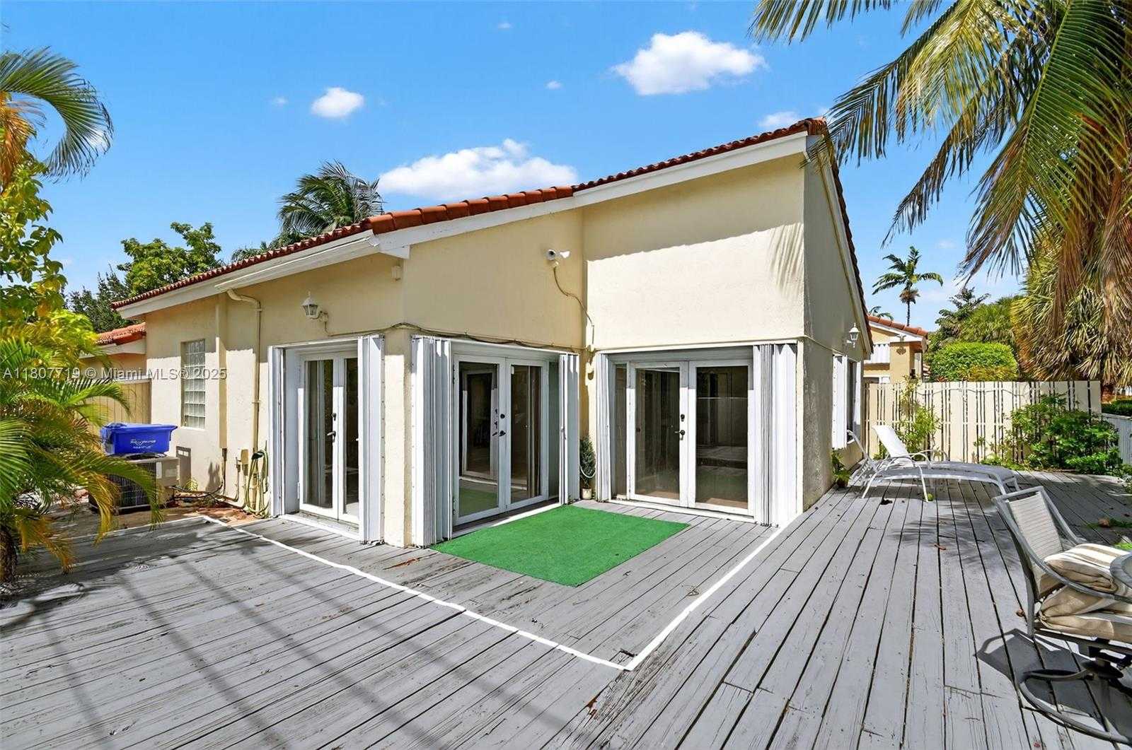Small Image of 1150 QUEEN PALM CT, Hollywood Number 47