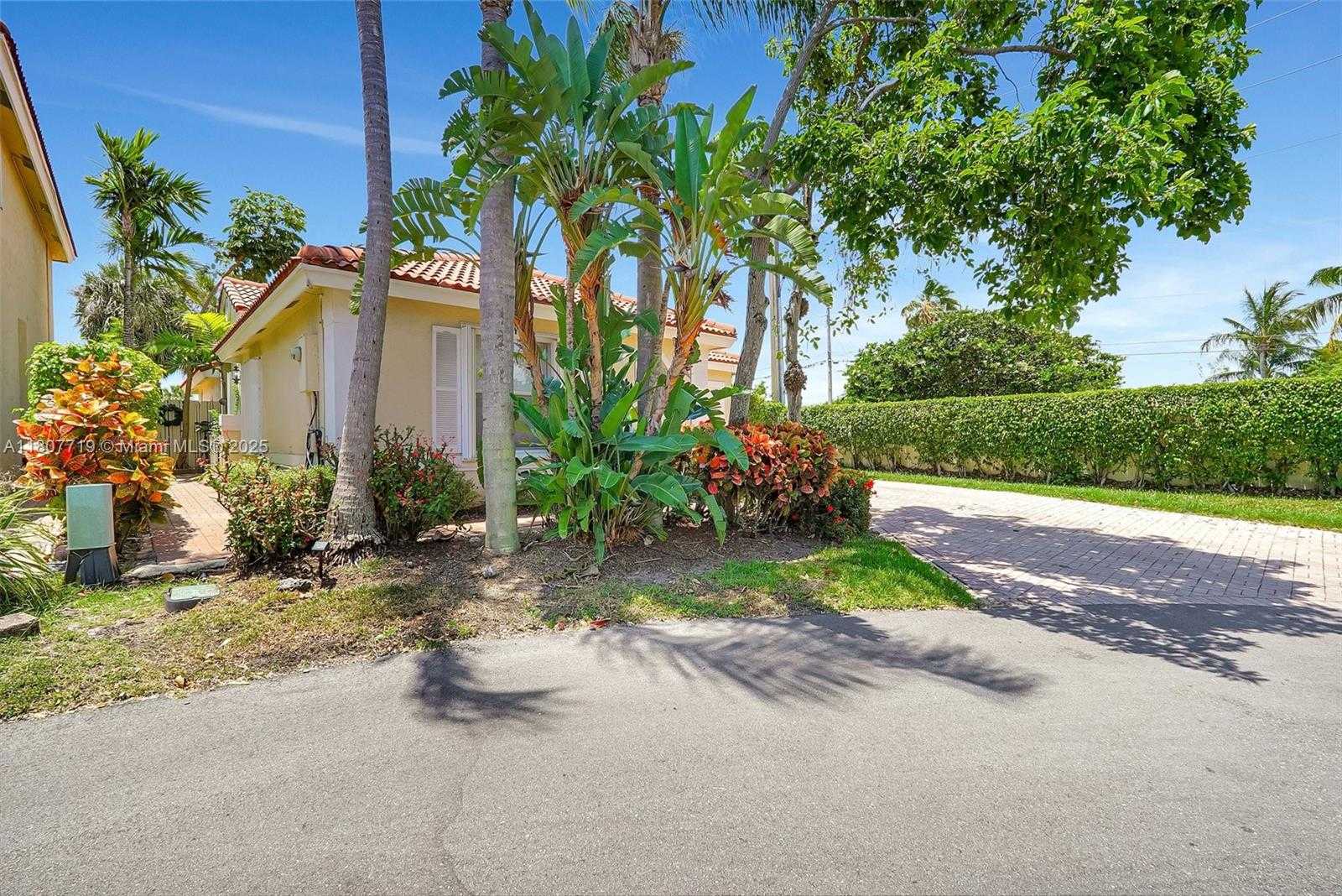Small Image of 1150 QUEEN PALM CT, Hollywood Number 49