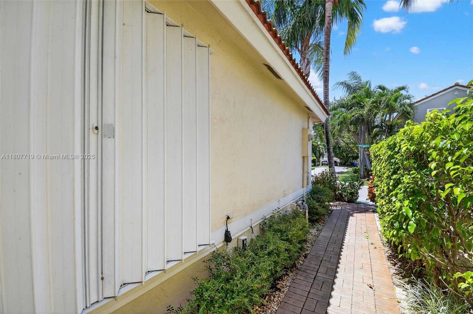 Small Image of 1150 QUEEN PALM CT, Hollywood Number 50