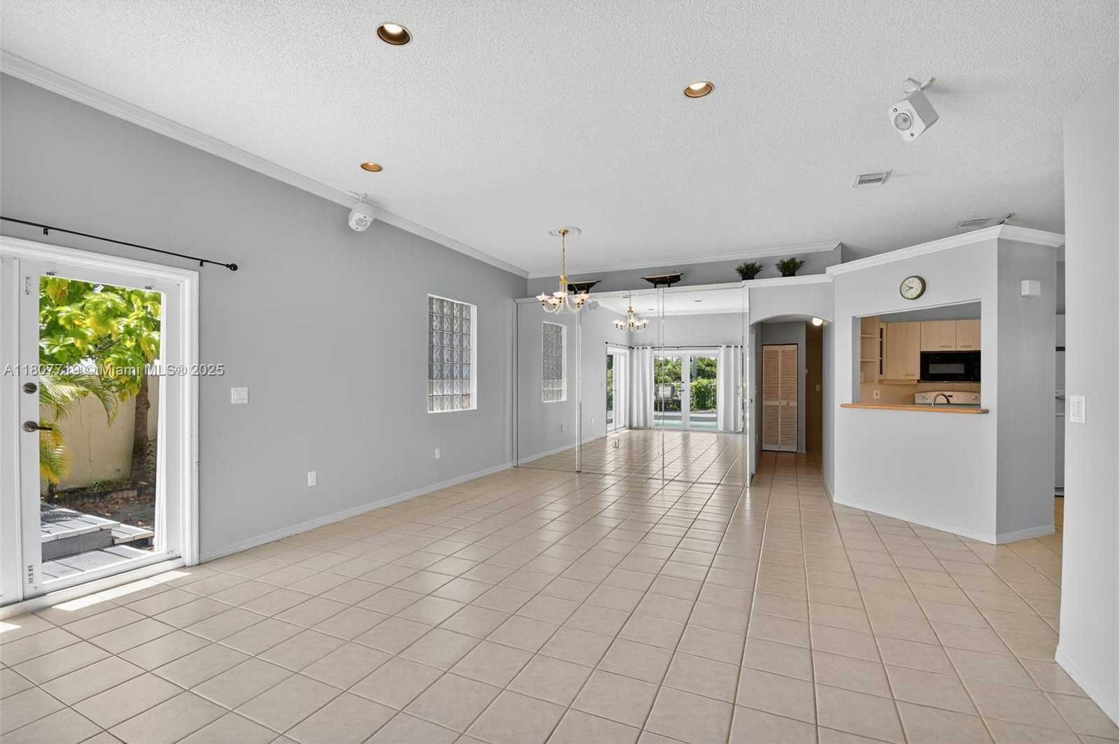 Small Image of 1150 QUEEN PALM CT, Hollywood Number 7