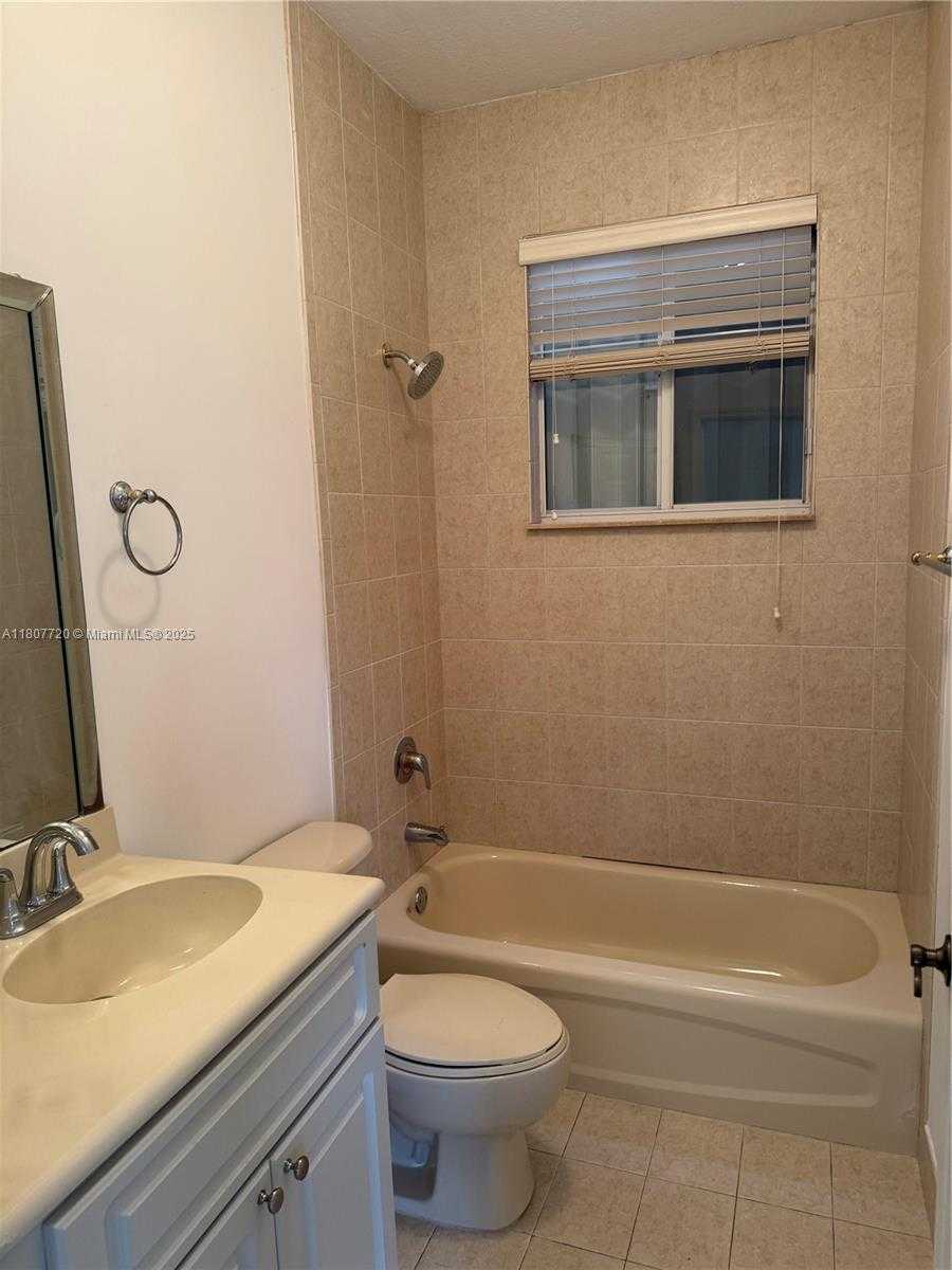 Small Image of 9058 SOUTH WEST 161ST TER, Palmetto Bay Number 12