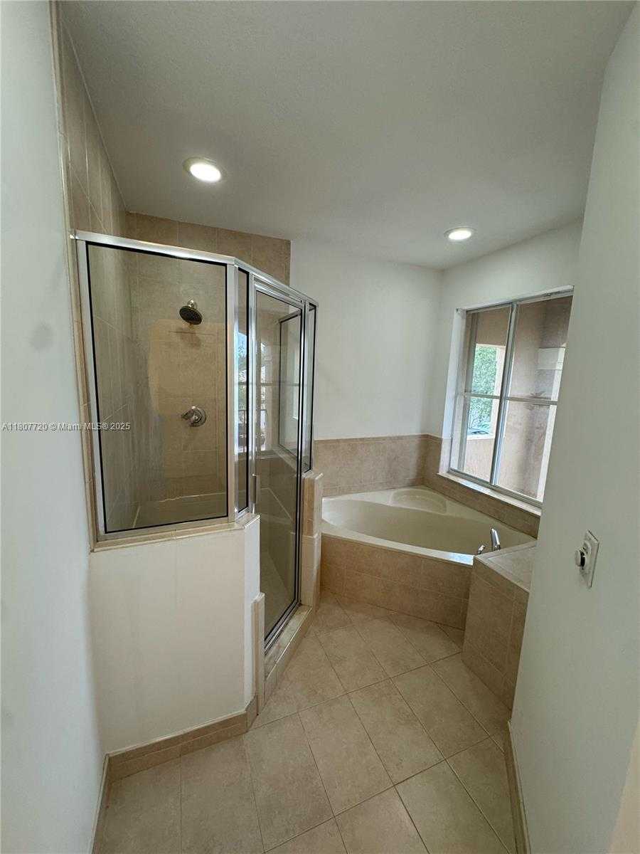 Small Image of 9058 SOUTH WEST 161ST TER, Palmetto Bay Number 16