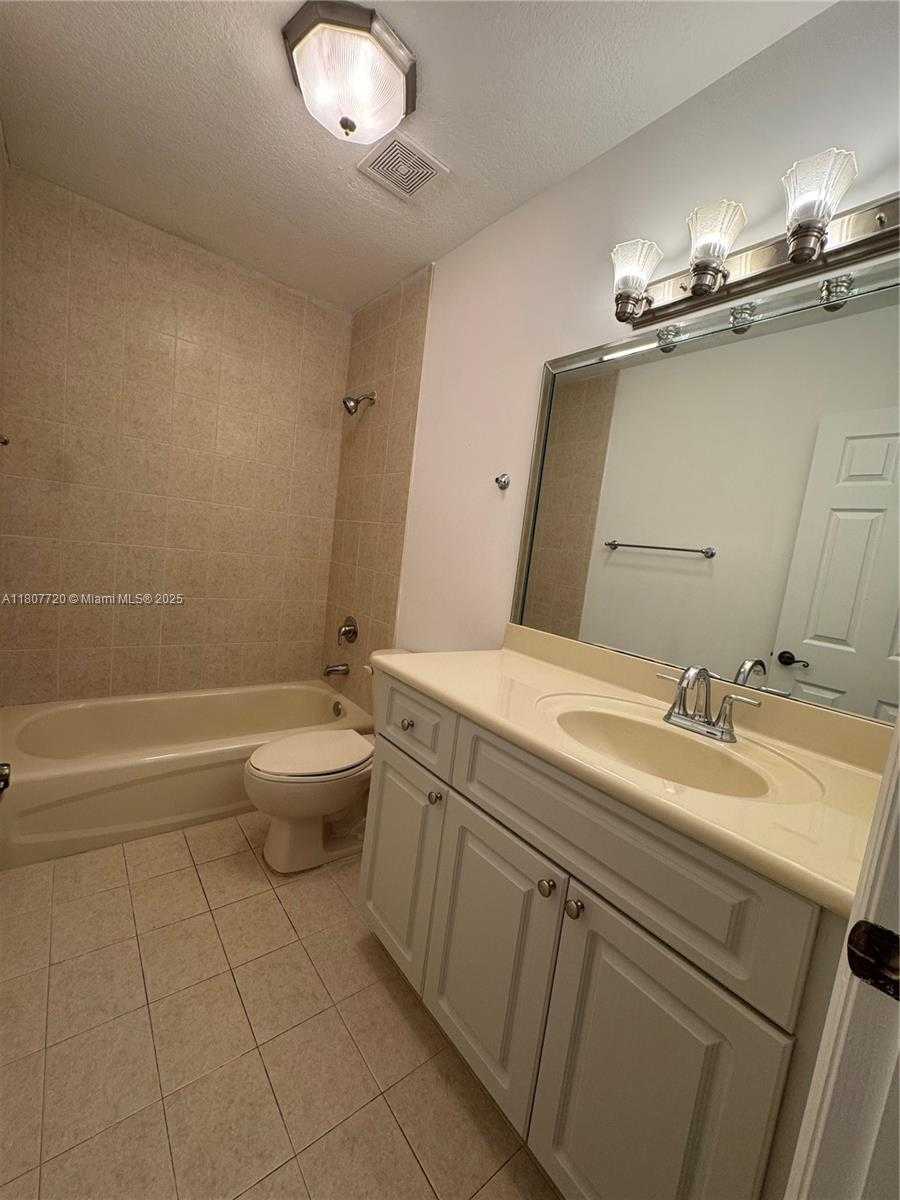 Small Image of 9058 SOUTH WEST 161ST TER, Palmetto Bay Number 20