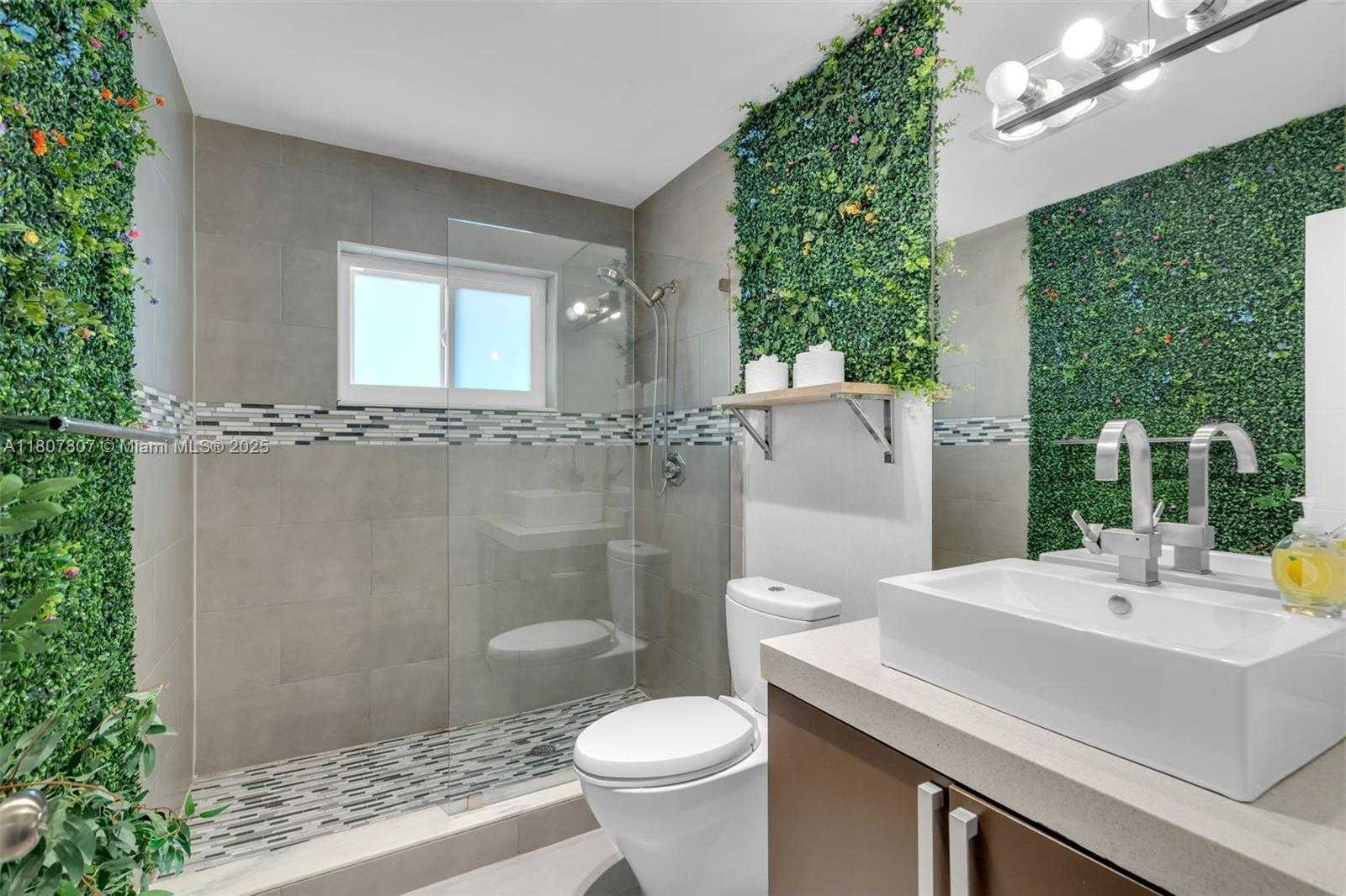 Small Image of 1550 TYLER ST, Hollywood Number 11