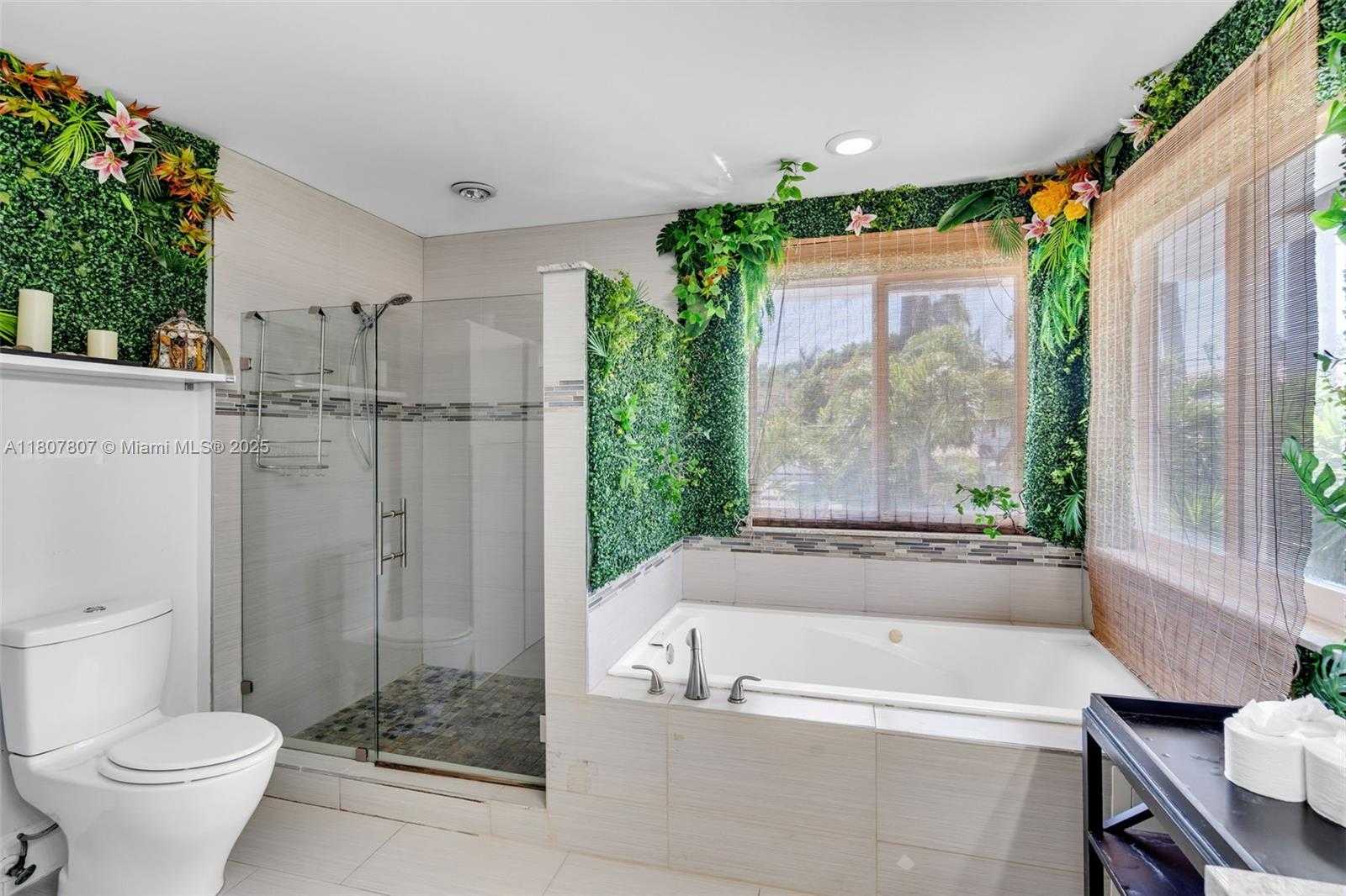Small Image of 1550 TYLER ST, Hollywood Number 14