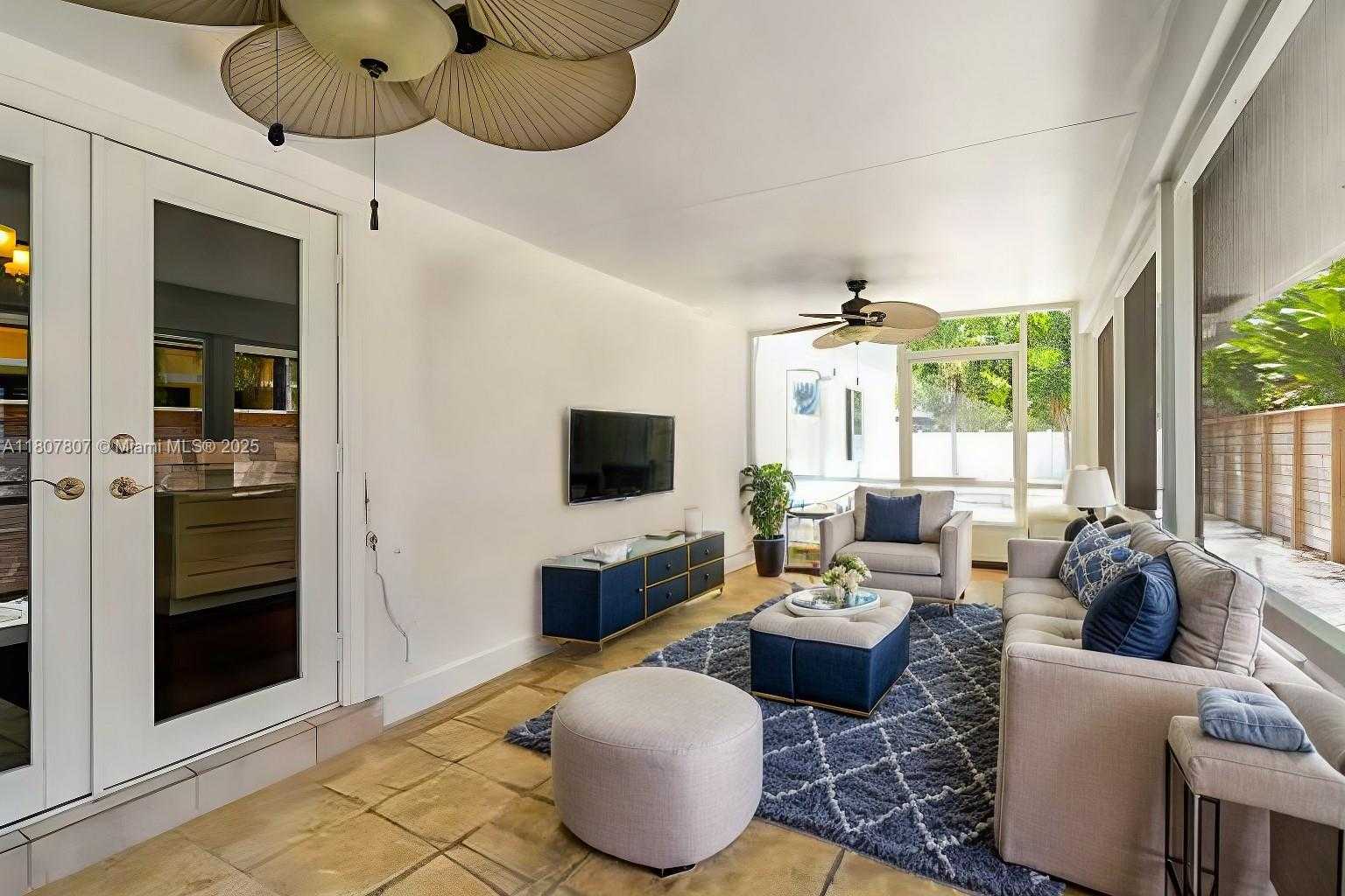 Small Image of 1550 TYLER ST, Hollywood Number 16