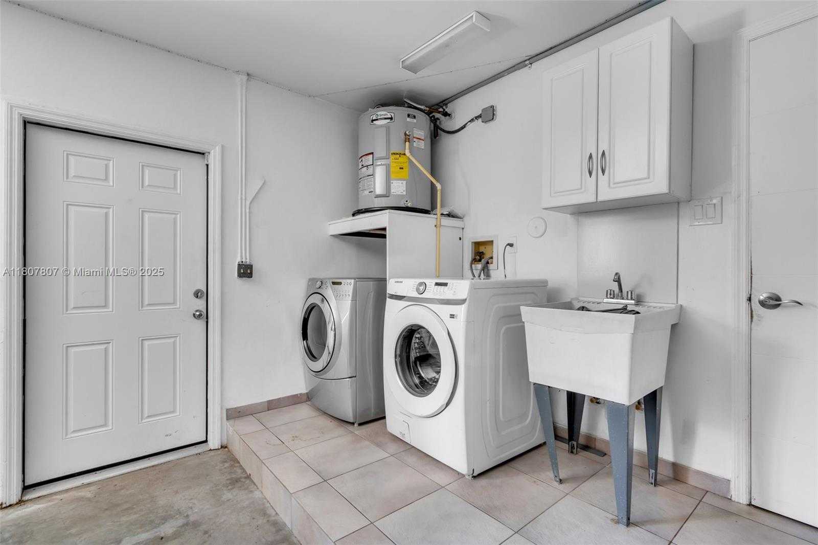 Small Image of 1550 TYLER ST, Hollywood Number 21