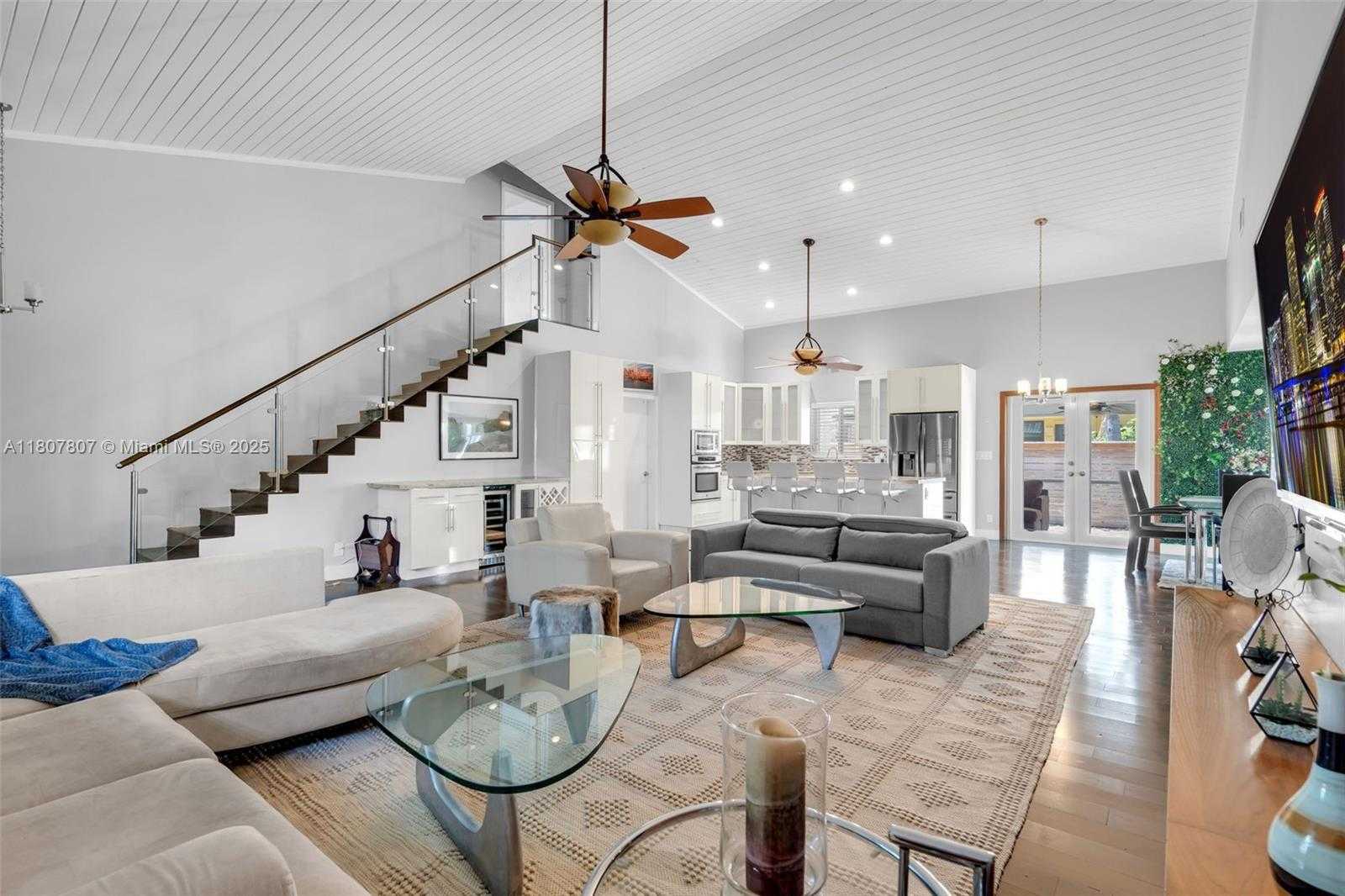 Small Image of 1550 TYLER ST, Hollywood Number 3