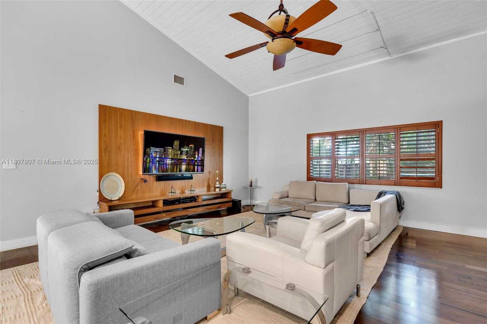 Small Image of 1550 TYLER ST, Hollywood Number 5