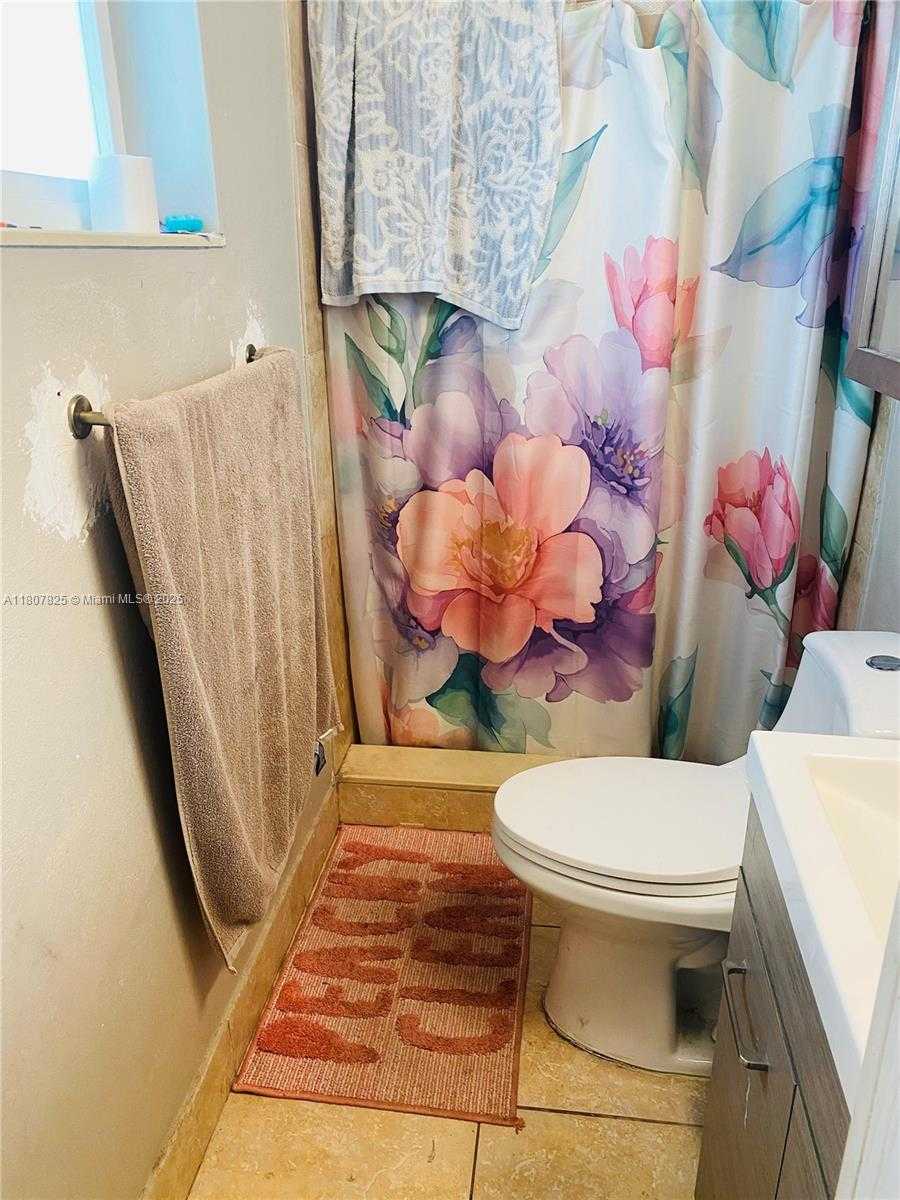 Small Image of 3745 NORTH WEST 171ST TER, Miami Gardens Number 19