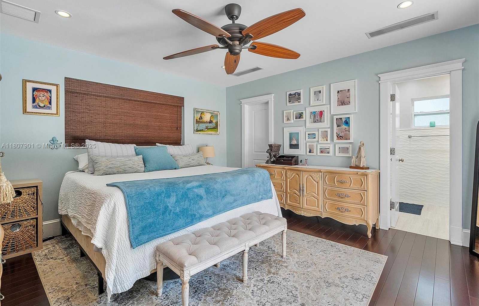 Small Image of 13105 CORONADO DR, North Miami Number 13
