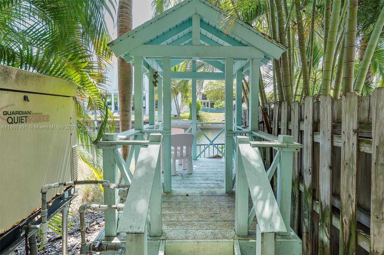 Small Image of 13105 CORONADO DR, North Miami Number 20