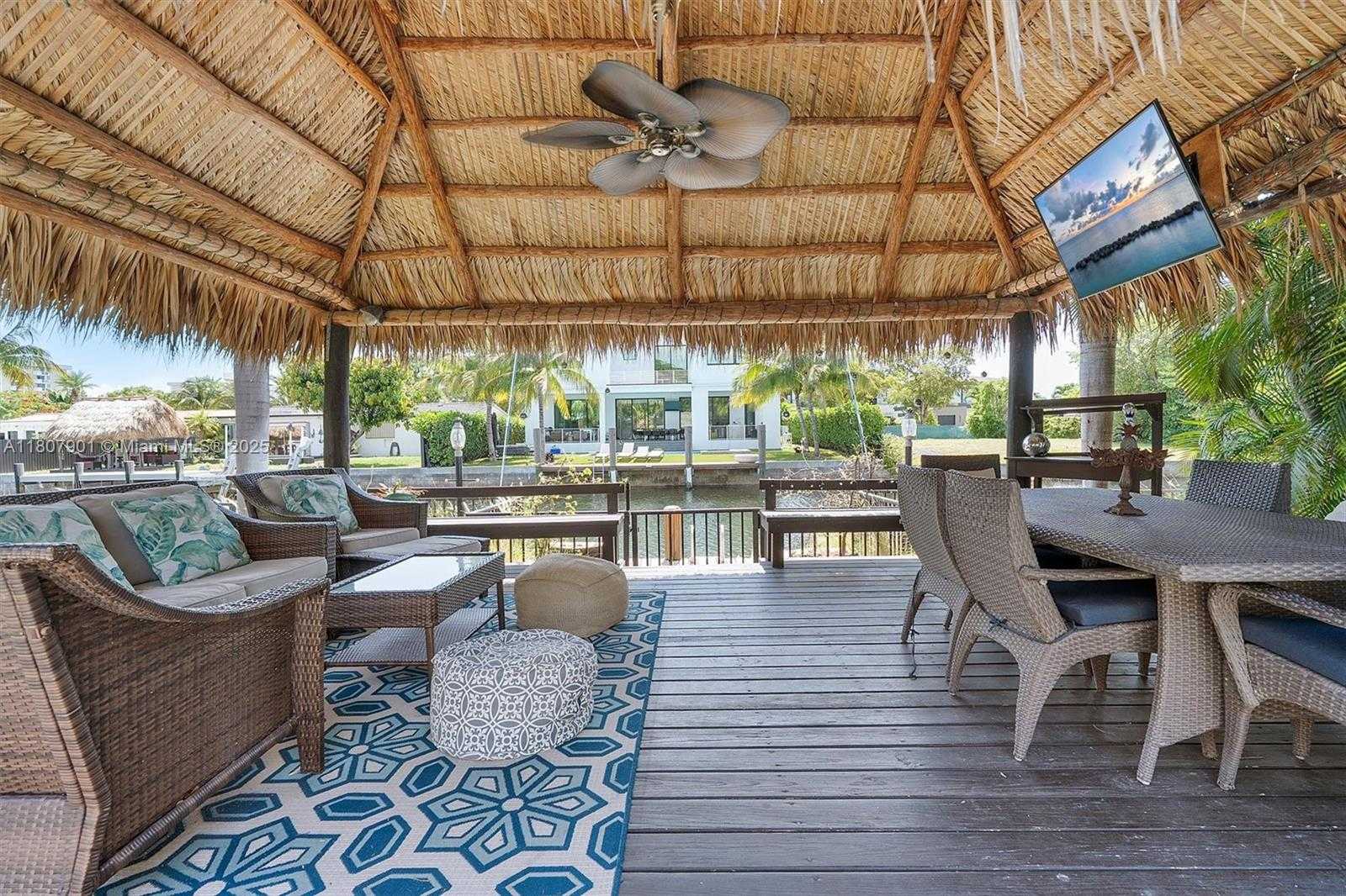 Small Image of 13105 CORONADO DR, North Miami Number 24