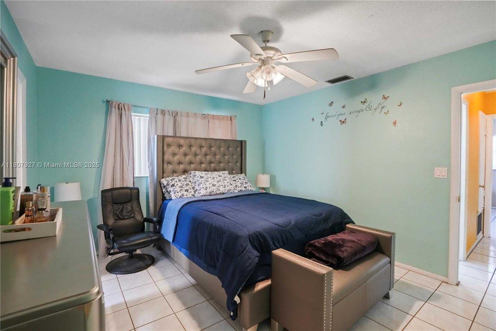 Small Image of 5390 SOUTH WEST 10TH CT, Margate Number 15