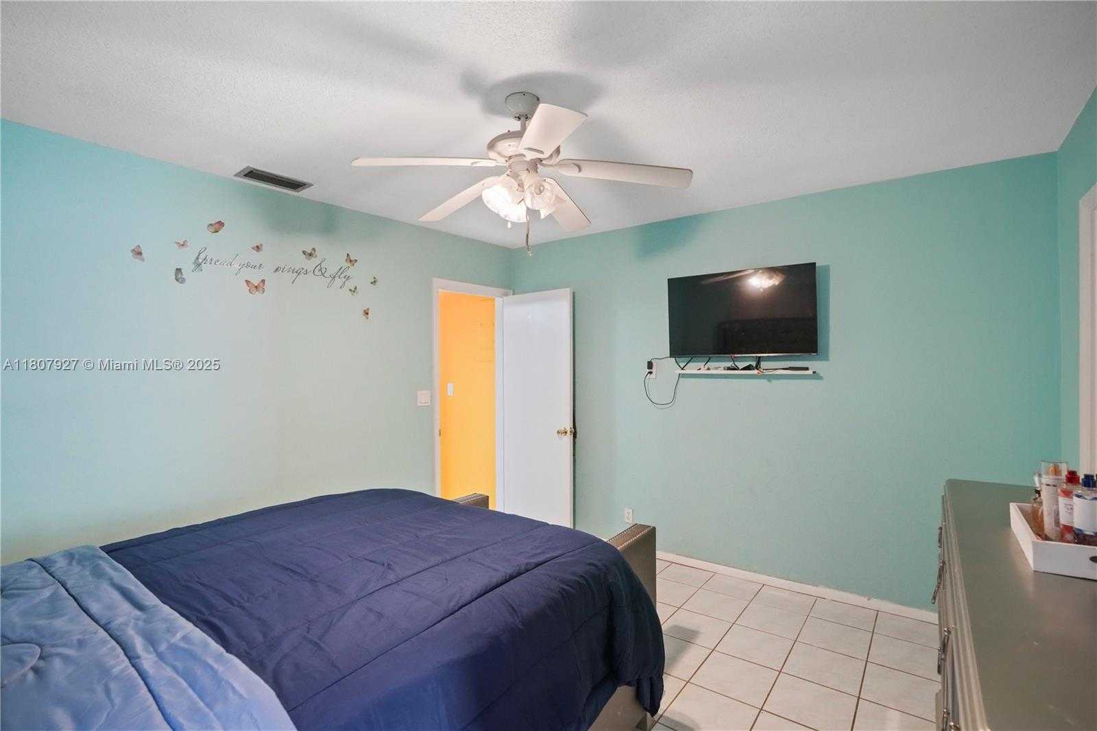 Small Image of 5390 SOUTH WEST 10TH CT, Margate Number 17