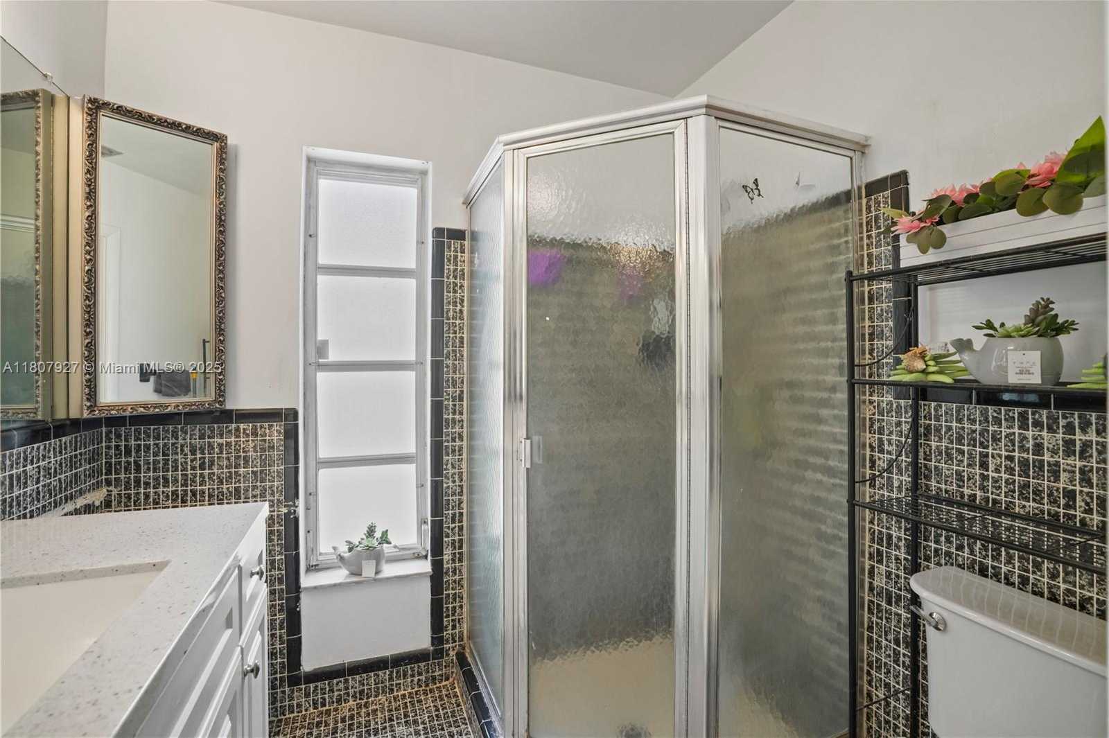 Small Image of 5390 SOUTH WEST 10TH CT, Margate Number 26