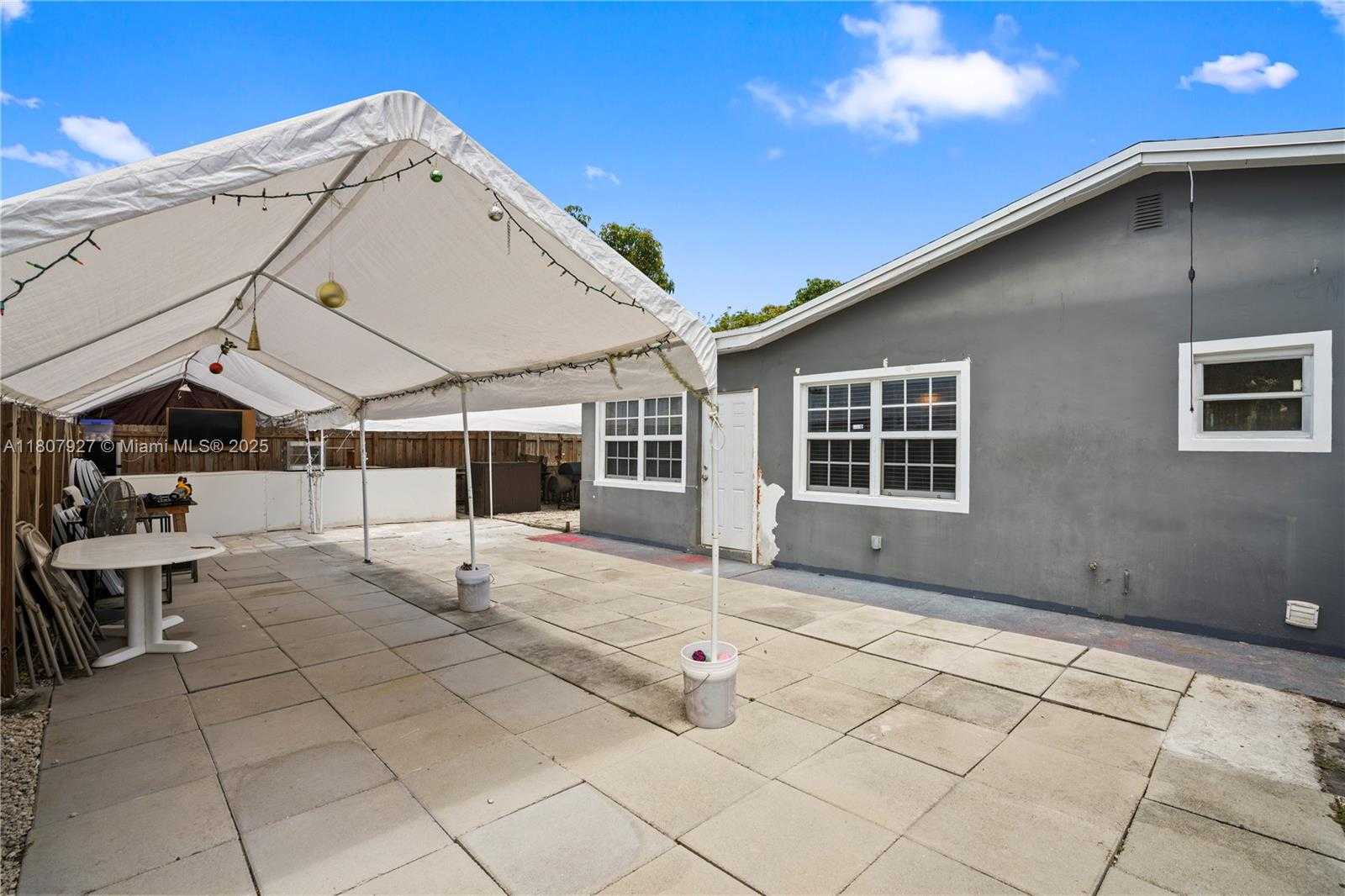 Small Image of 5390 SOUTH WEST 10TH CT, Margate Number 32