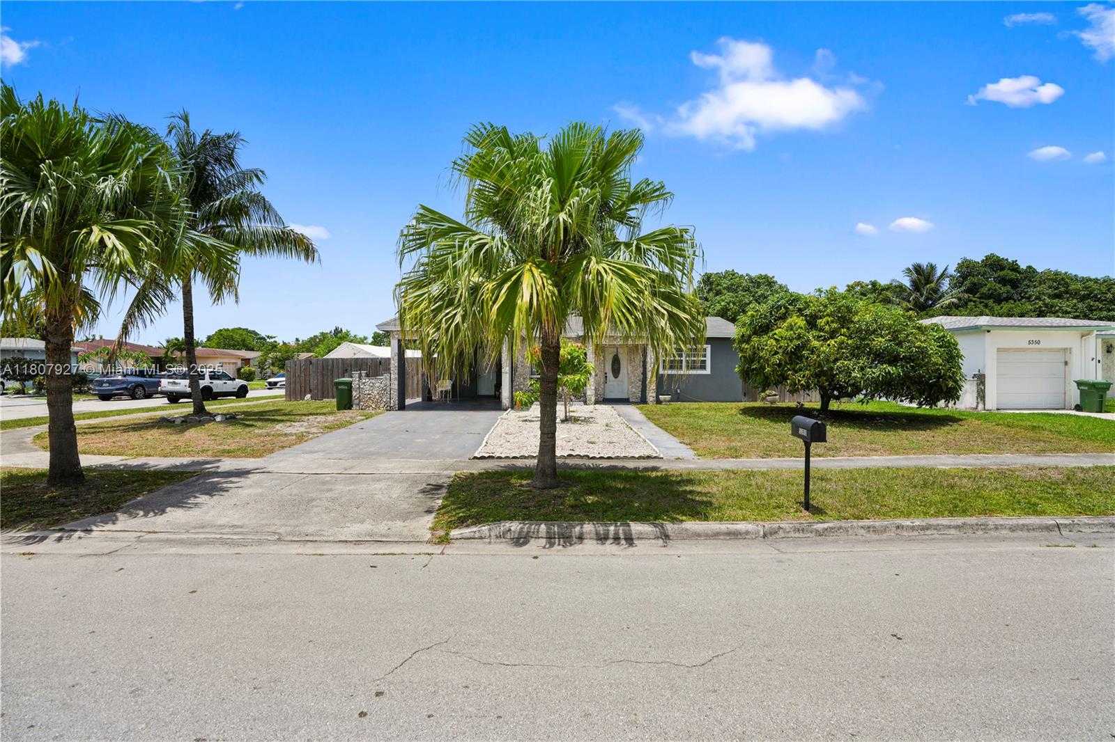 Small Image of 5390 SOUTH WEST 10TH CT, Margate Number 38