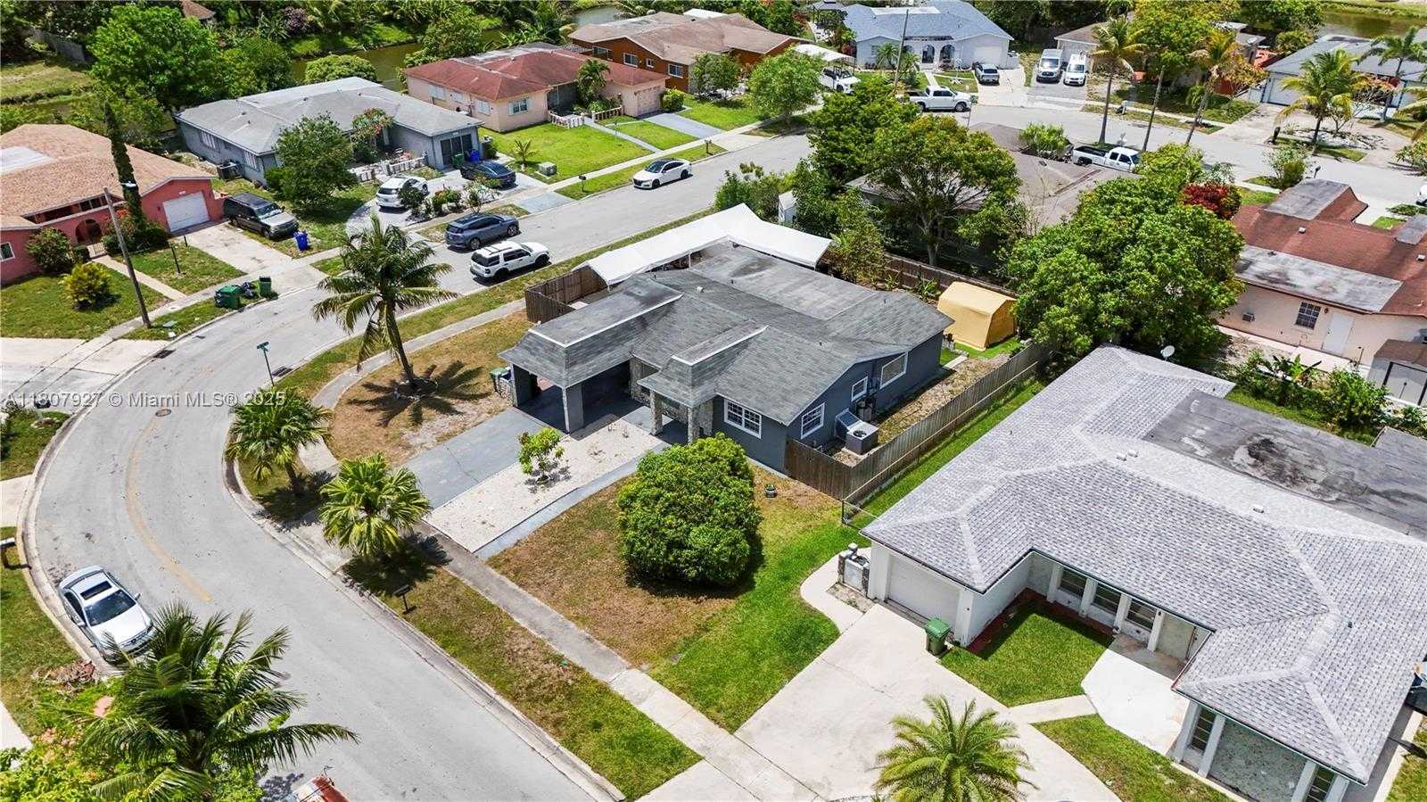 Small Image of 5390 SOUTH WEST 10TH CT, Margate Number 39