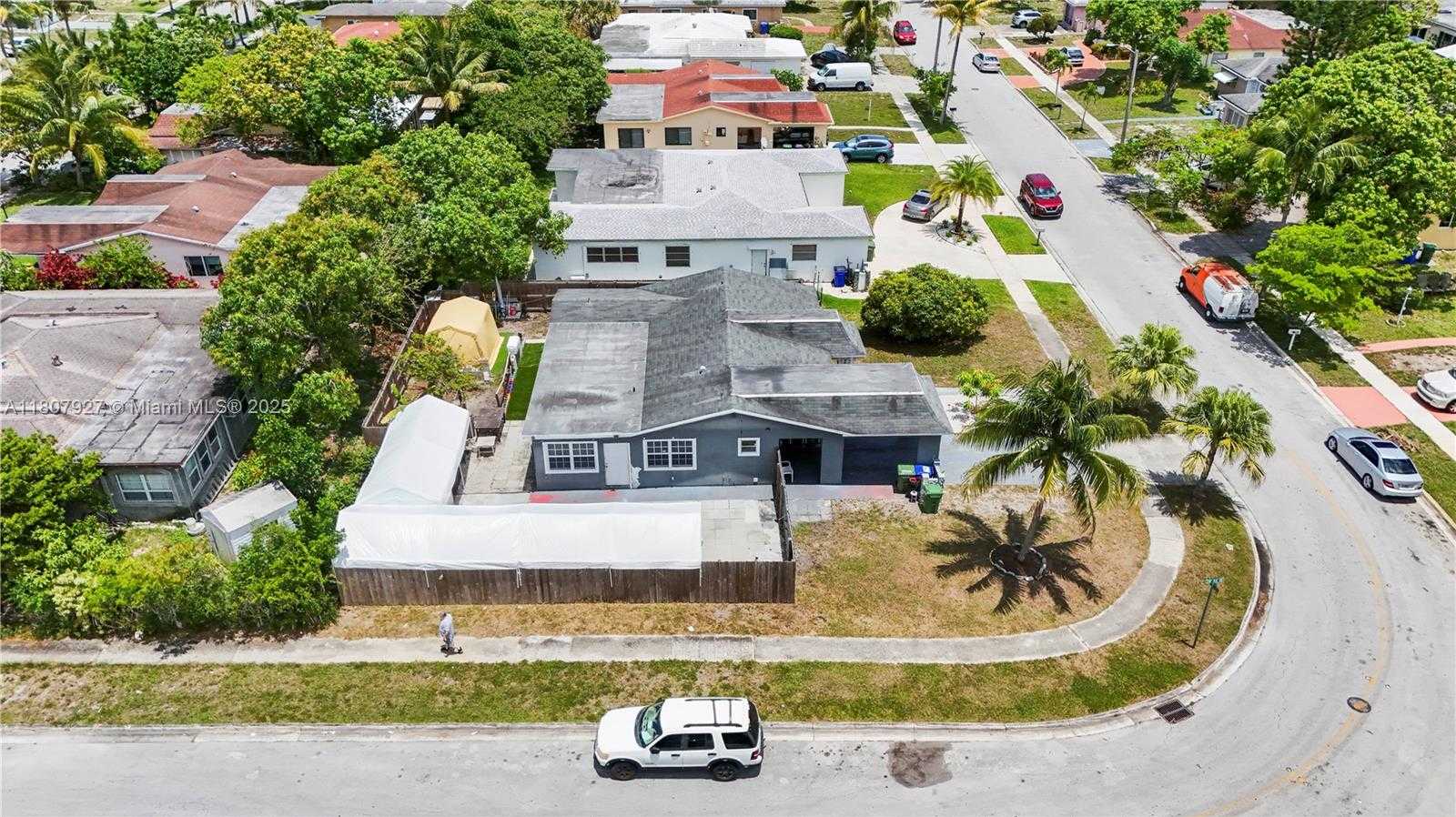 Small Image of 5390 SOUTH WEST 10TH CT, Margate Number 45