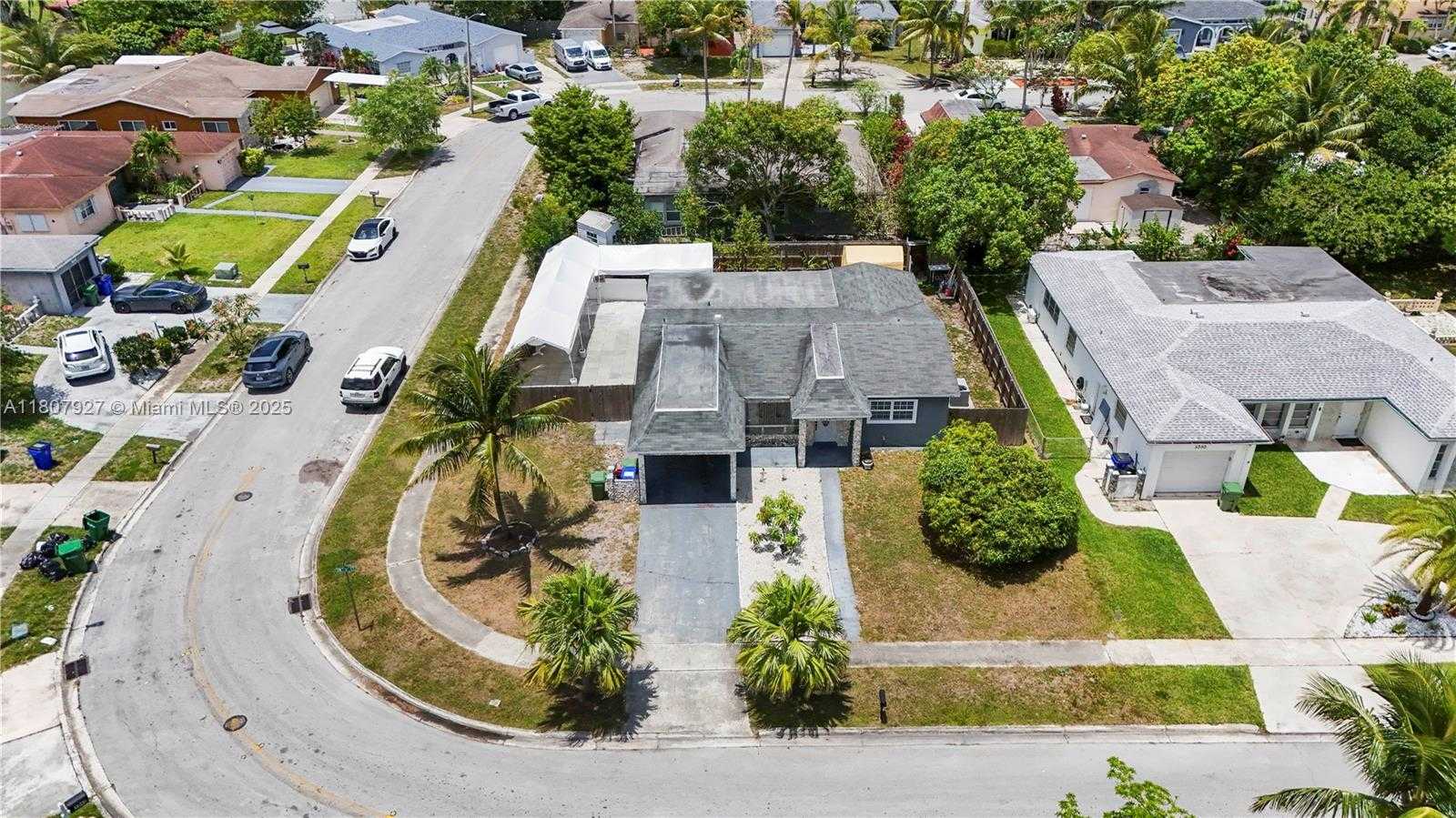 Small Image of 5390 SOUTH WEST 10TH CT, Margate Number 46