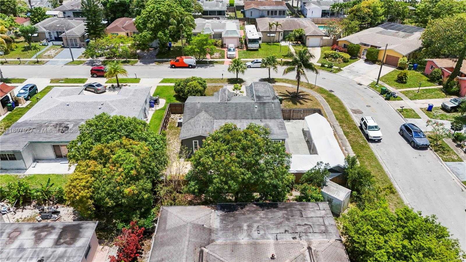 Small Image of 5390 SOUTH WEST 10TH CT, Margate Number 49