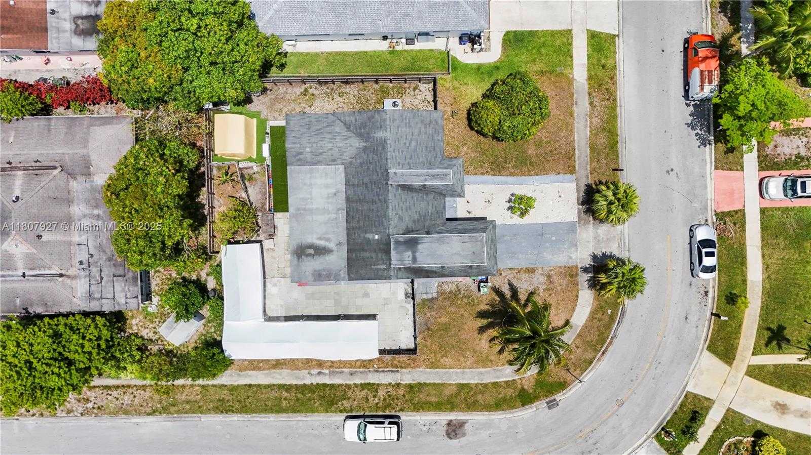 Small Image of 5390 SOUTH WEST 10TH CT, Margate Number 56