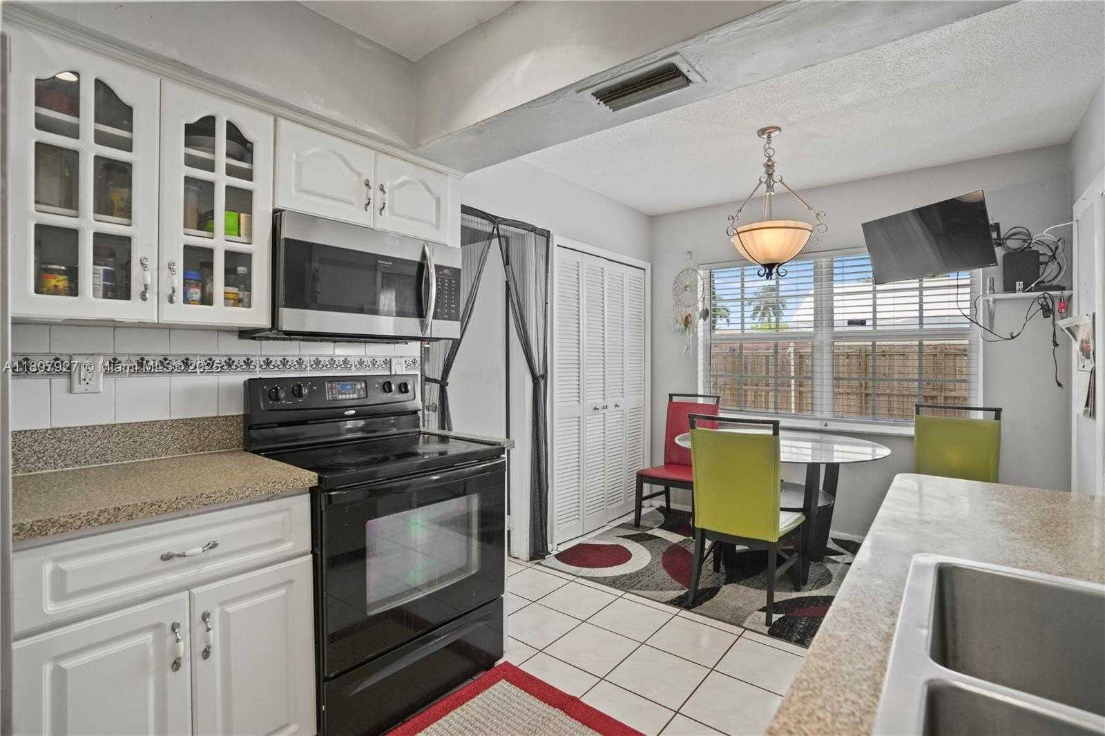 Small Image of 5390 SOUTH WEST 10TH CT, Margate Number 9