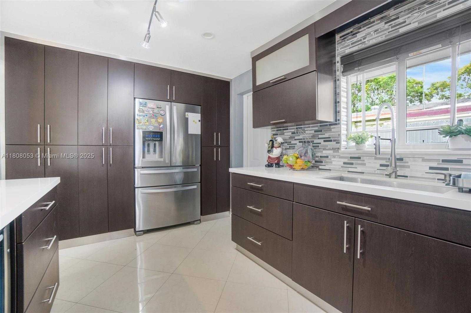 Small Image of 3200 WEST 7TH AVE, Hialeah Number 15