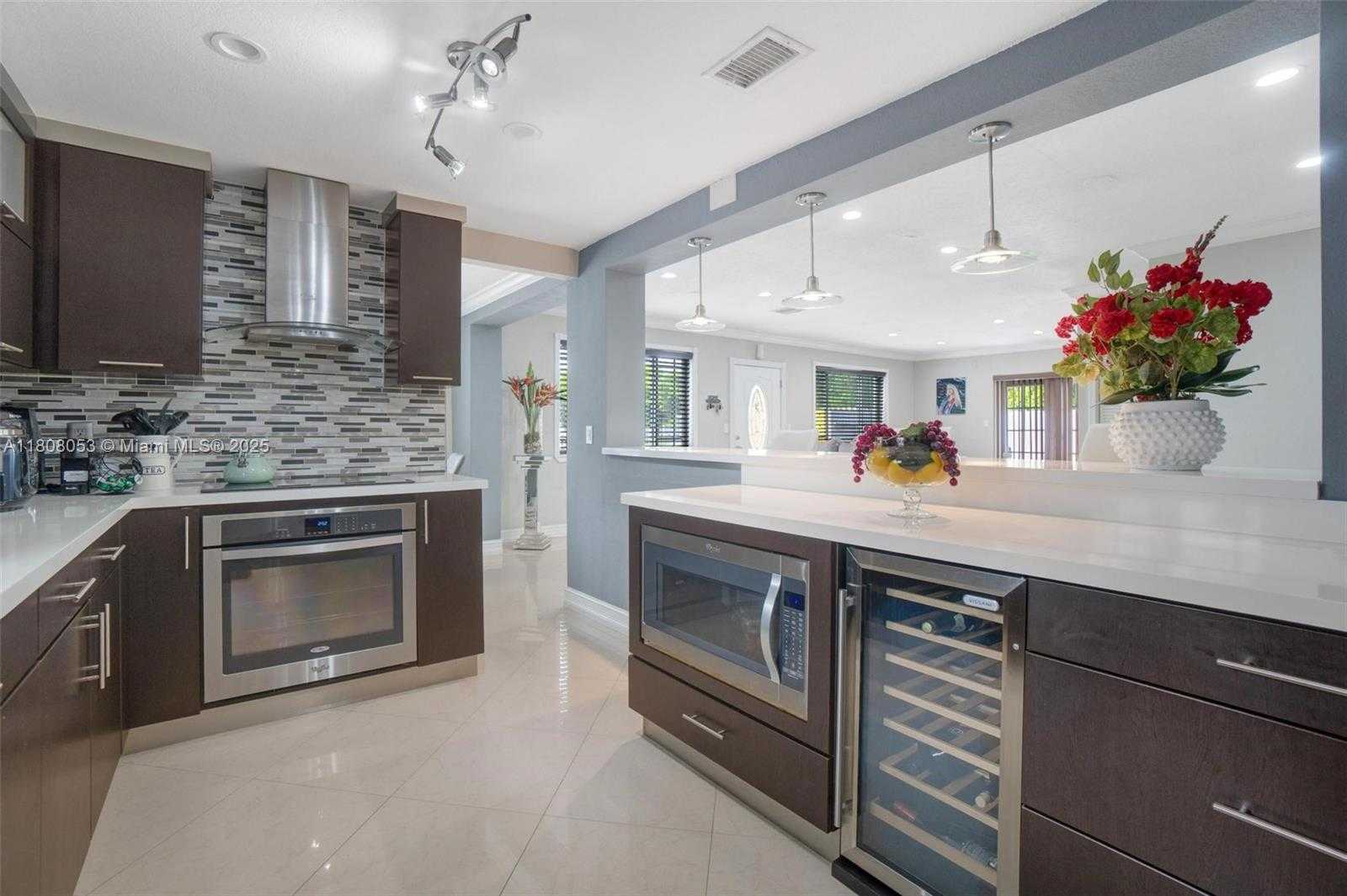 Small Image of 3200 WEST 7TH AVE, Hialeah Number 18