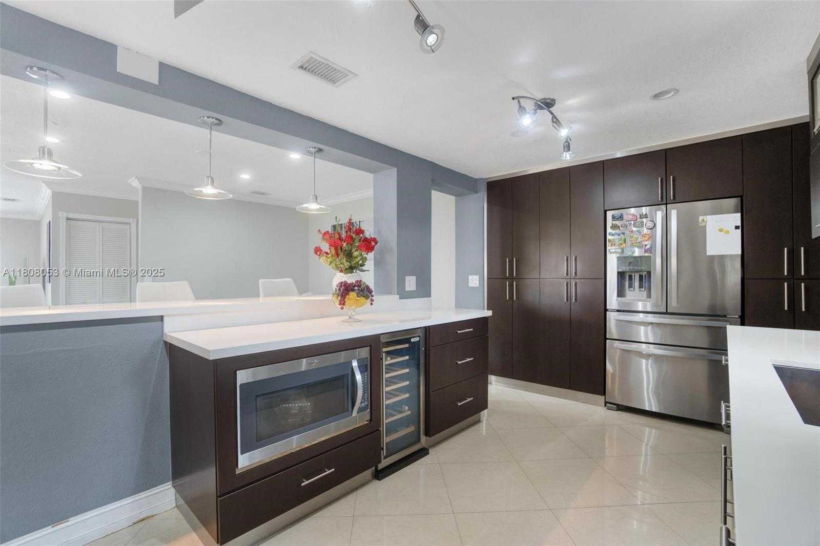 Small Image of 3200 WEST 7TH AVE, Hialeah Number 19