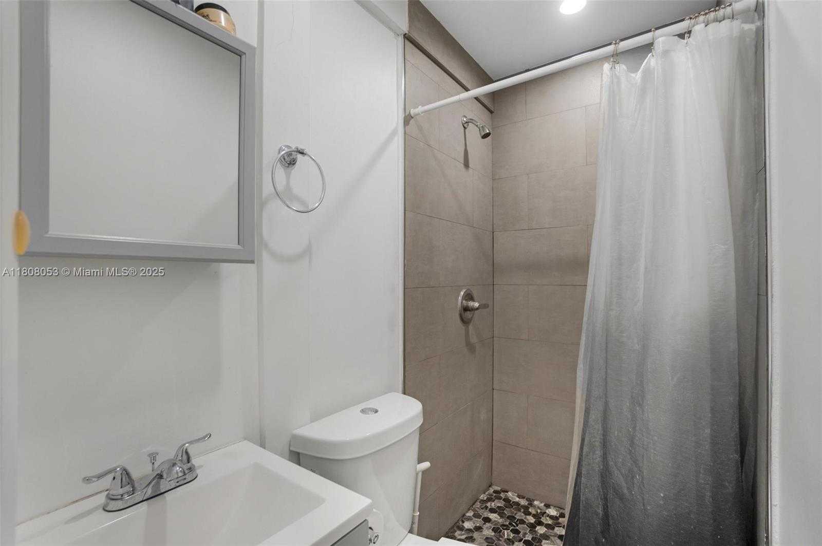 Small Image of 3200 WEST 7TH AVE, Hialeah Number 23