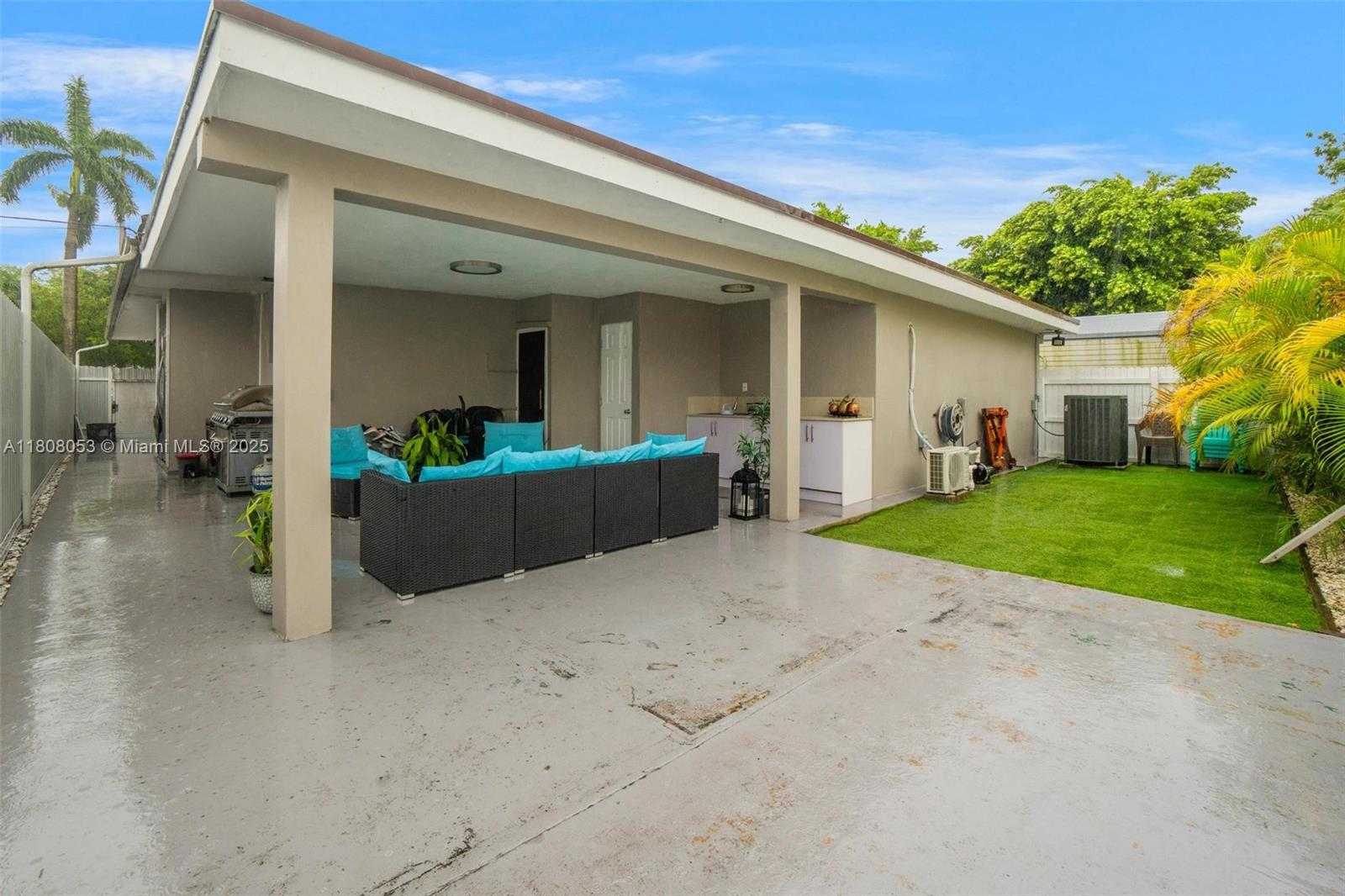 Small Image of 3200 WEST 7TH AVE, Hialeah Number 39