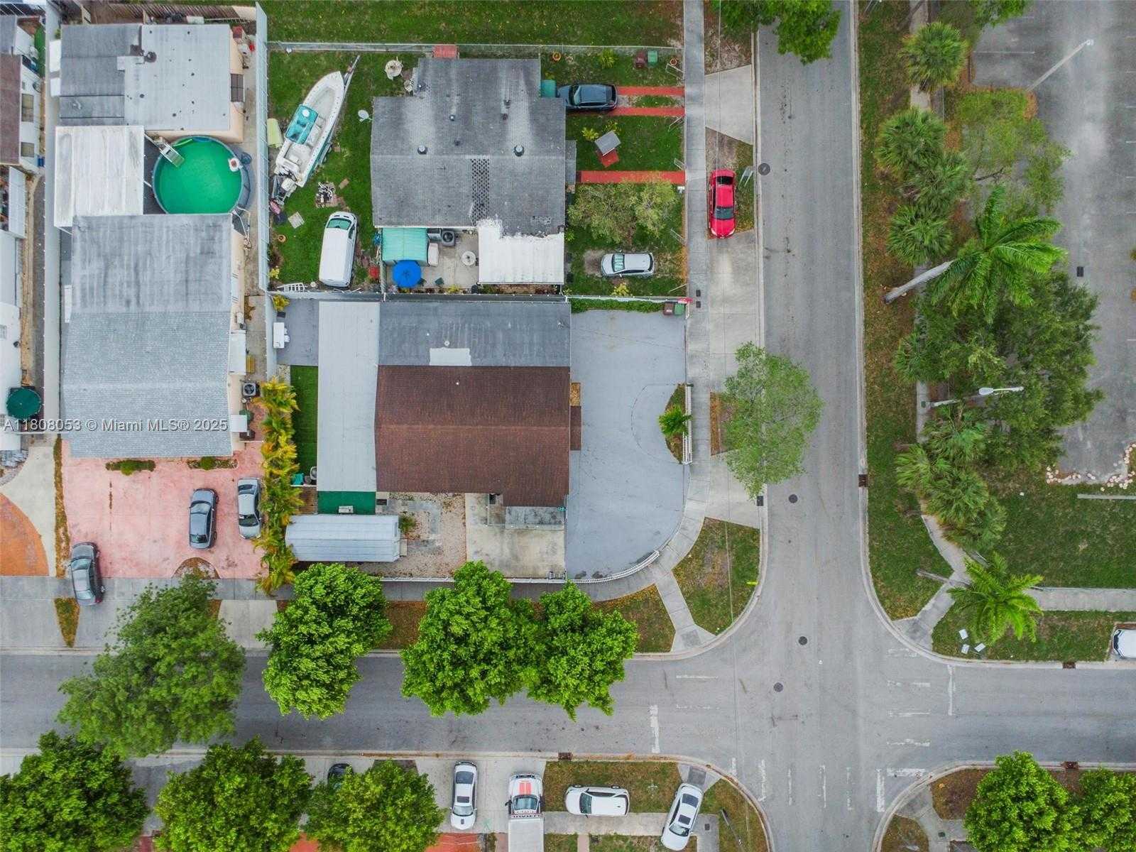 Small Image of 3200 WEST 7TH AVE, Hialeah Number 47