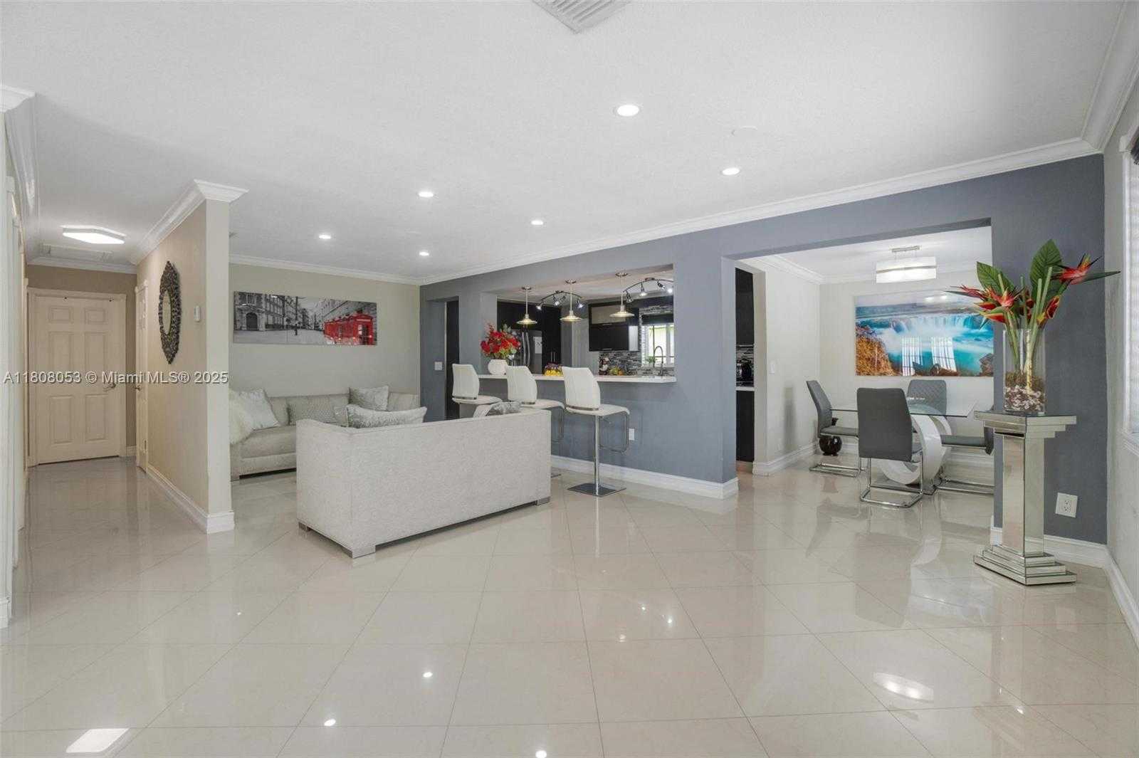 Small Image of 3200 WEST 7TH AVE, Hialeah Number 5