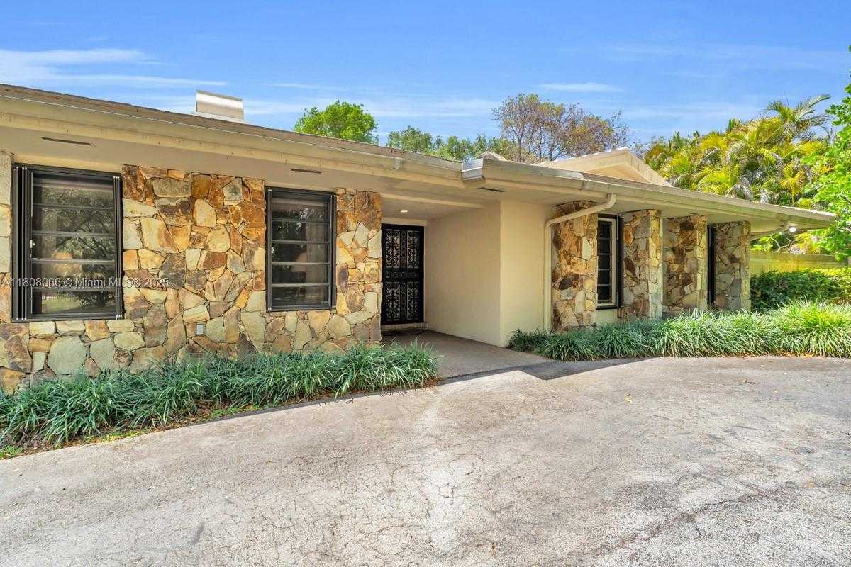 Small Image of 5990 SOUTH WEST 135TH TER, Pinecrest Number 3