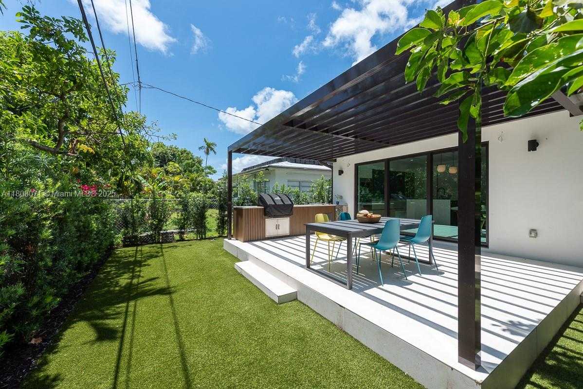 Small Image of 8959 ABBOTT AVE, Surfside Number 13