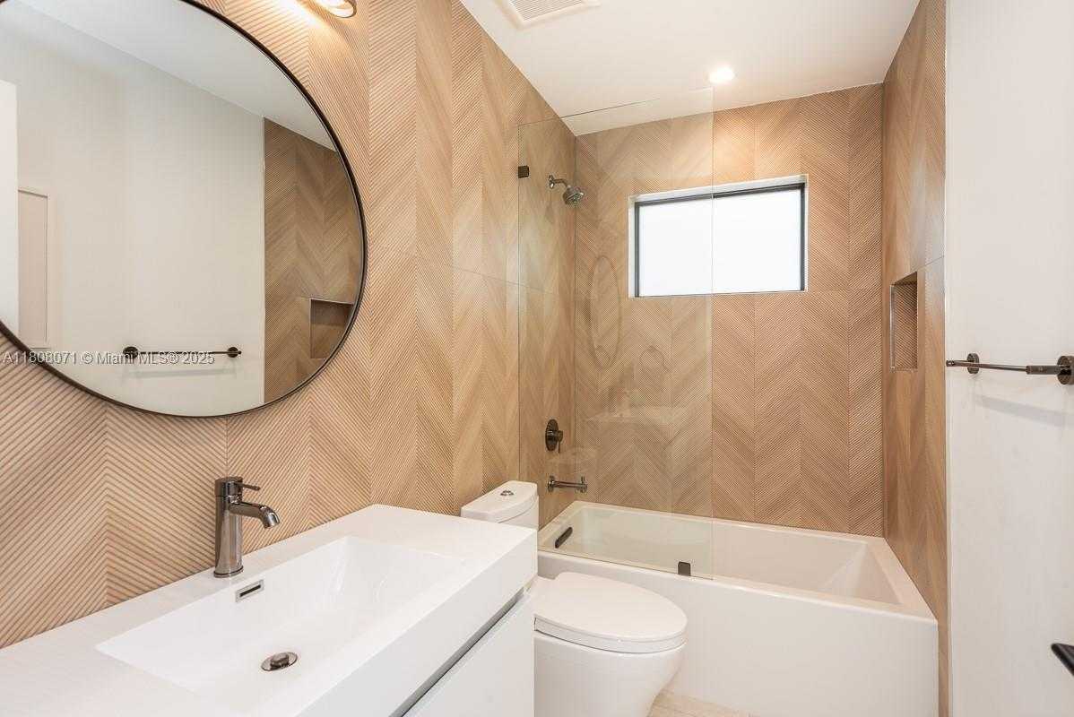 Small Image of 8959 ABBOTT AVE, Surfside Number 18