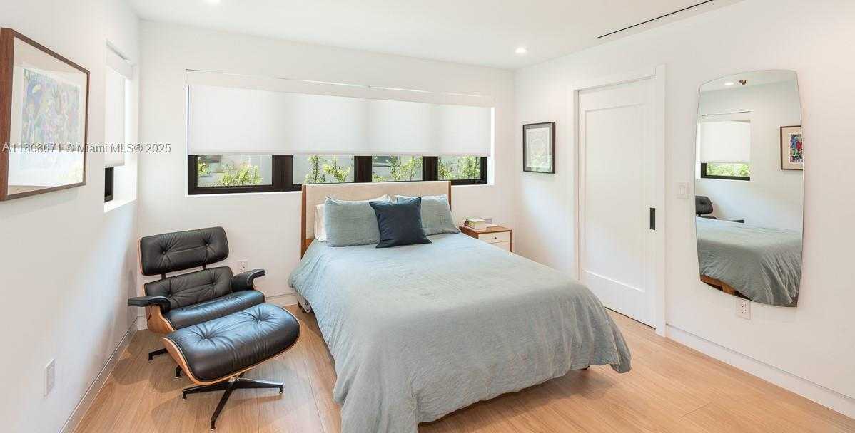Small Image of 8959 ABBOTT AVE, Surfside Number 20