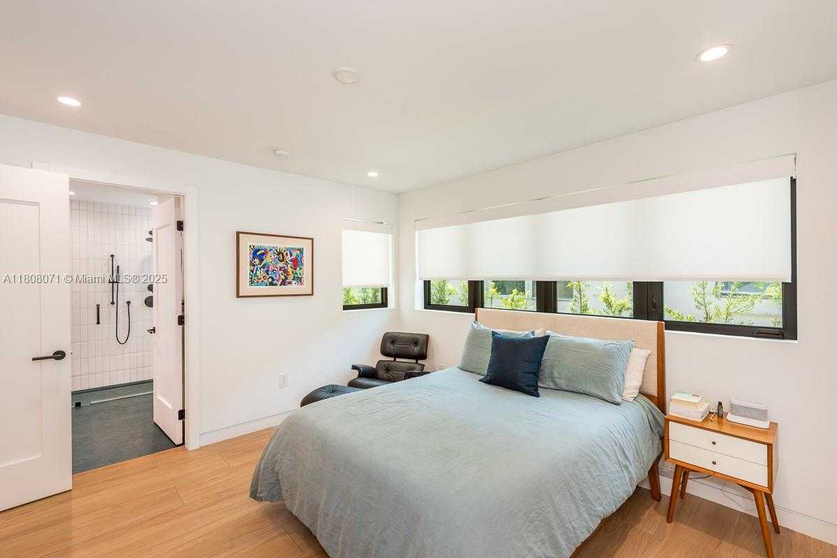 Small Image of 8959 ABBOTT AVE, Surfside Number 21