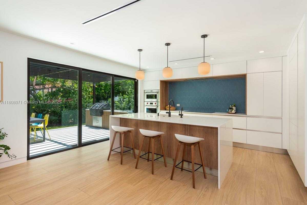 Small Image of 8959 ABBOTT AVE, Surfside Number 3