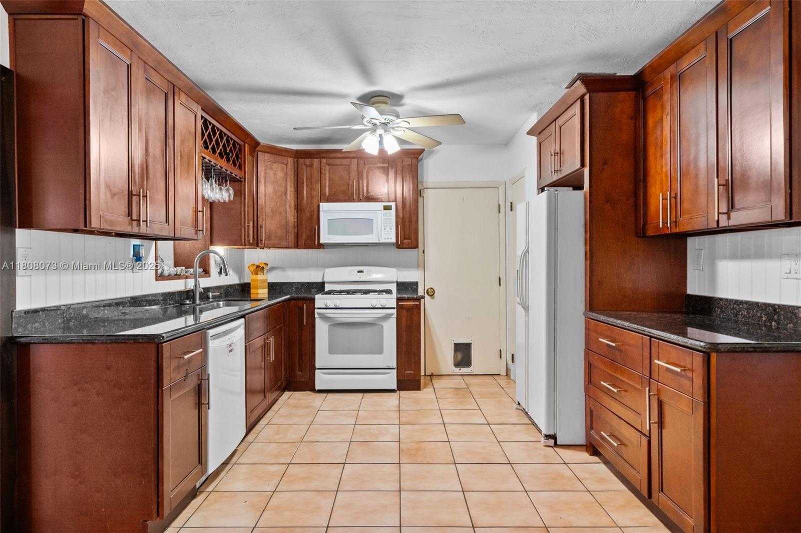 Small Image of 9155 SOUTH WEST 179TH ST, Palmetto Bay Number 14