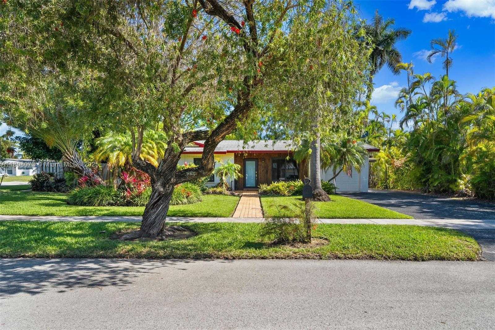 Small Image of 9155 SOUTH WEST 179TH ST, Palmetto Bay Number 23