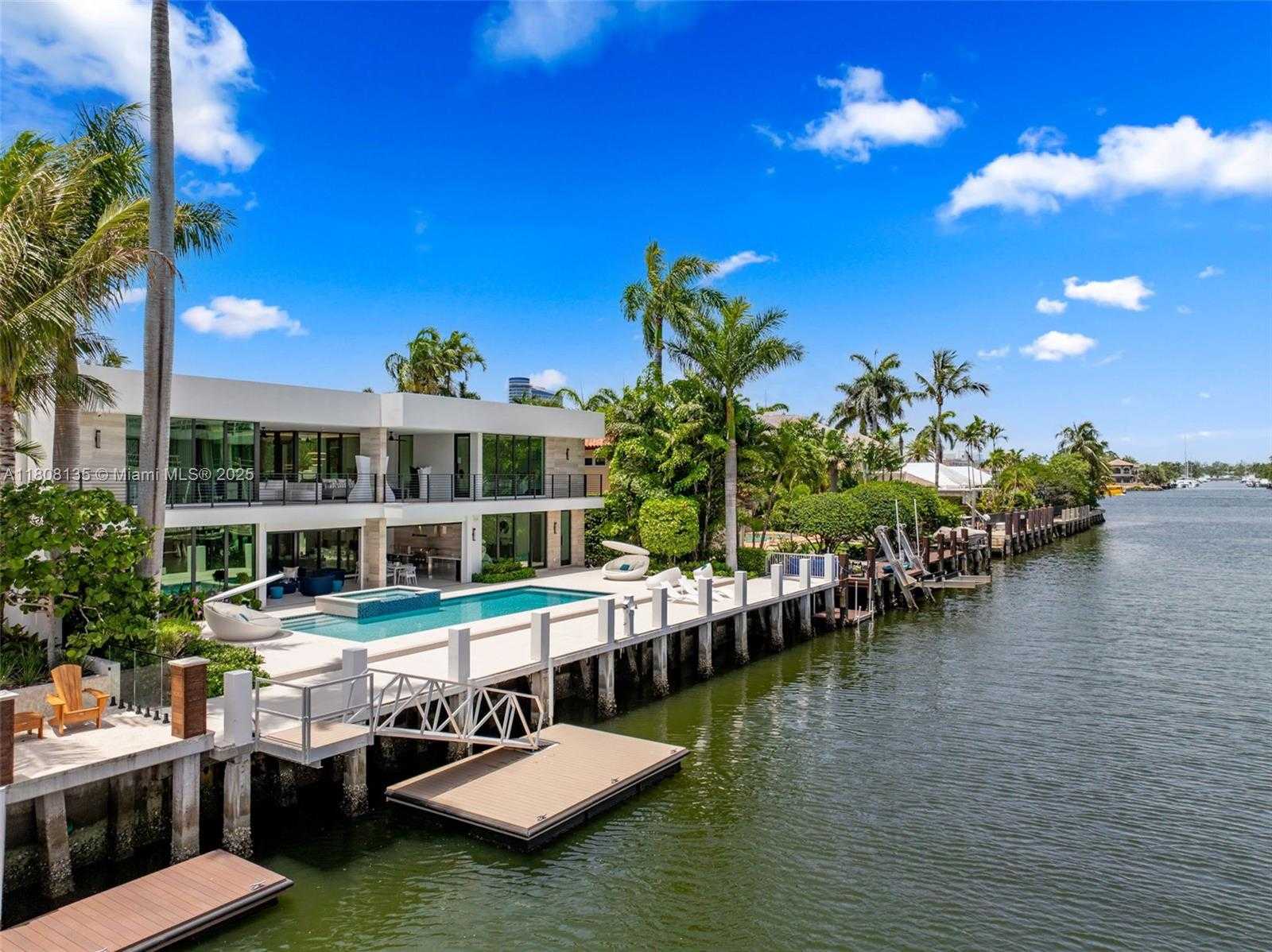 Small Image of 2519 LUCILLE DR, Fort Lauderdale Number 2