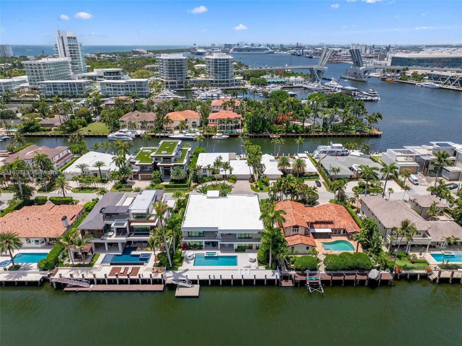 Small Image of 2519 LUCILLE DR, Fort Lauderdale Number 4