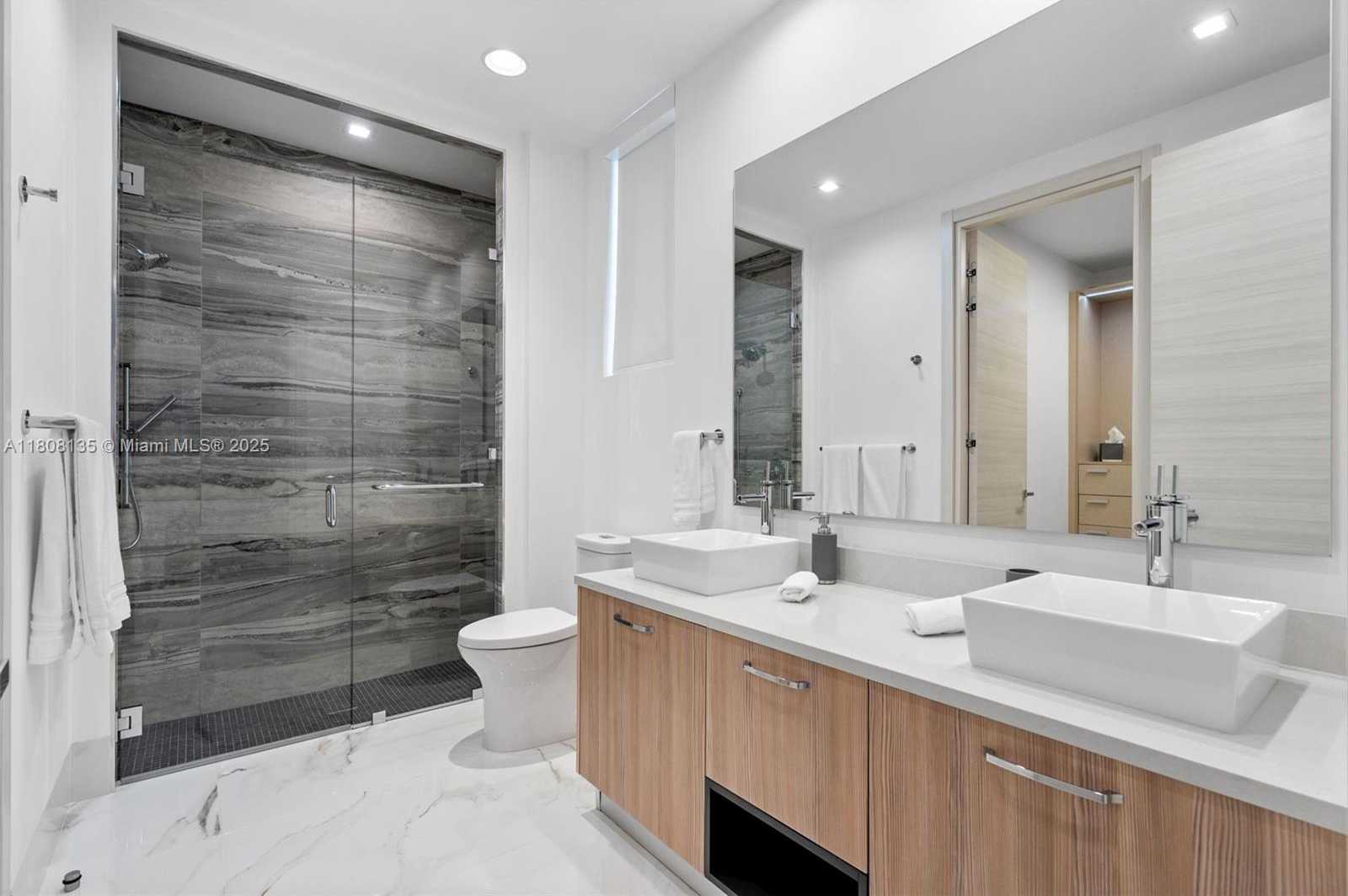 Small Image of 2519 LUCILLE DR, Fort Lauderdale Number 51