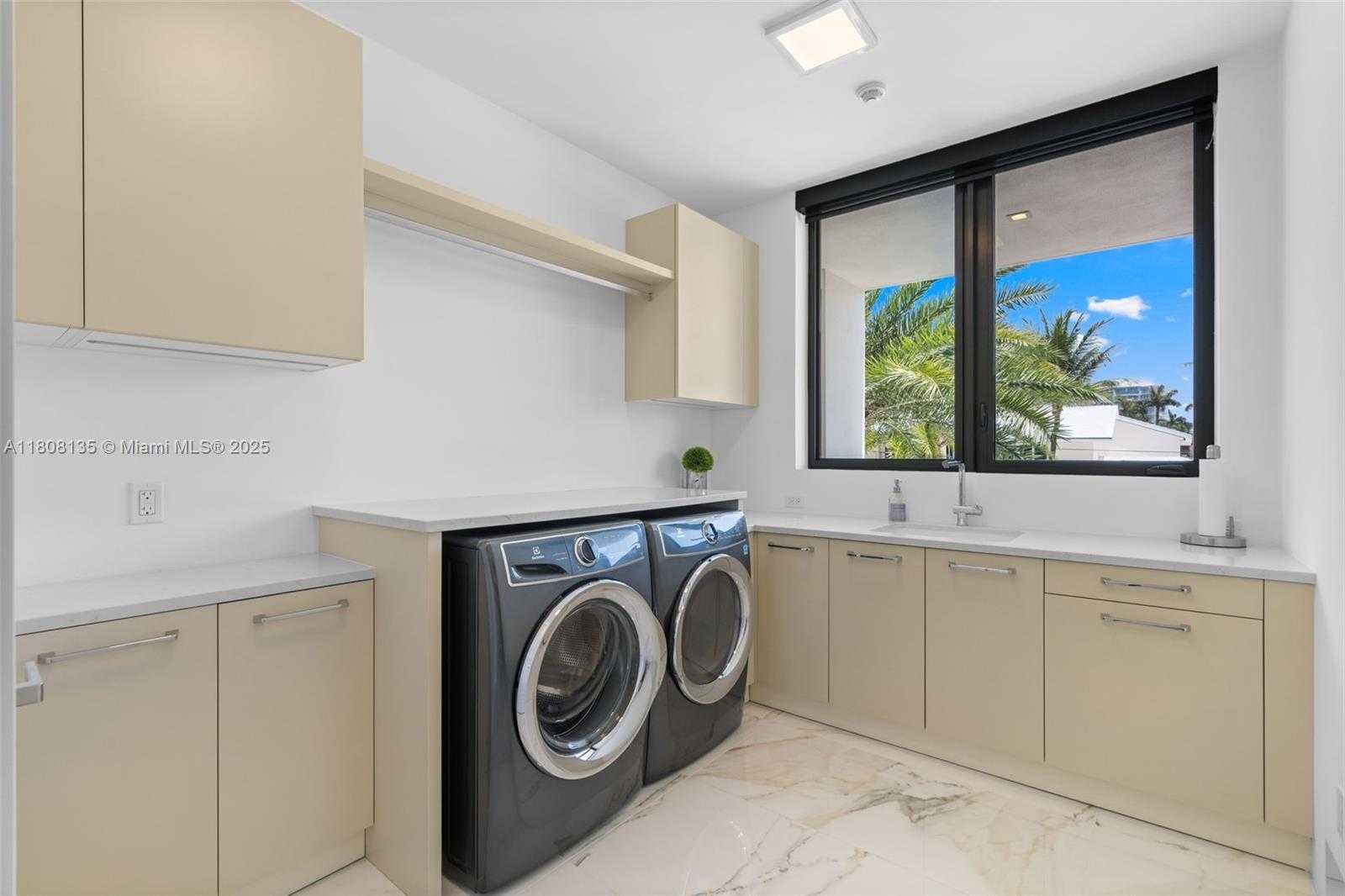 Small Image of 2519 LUCILLE DR, Fort Lauderdale Number 70