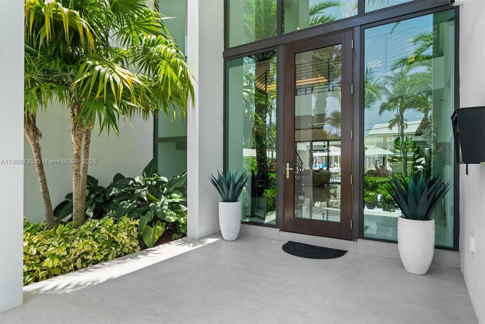 Small Image of 2519 LUCILLE DR, Fort Lauderdale Number 8
